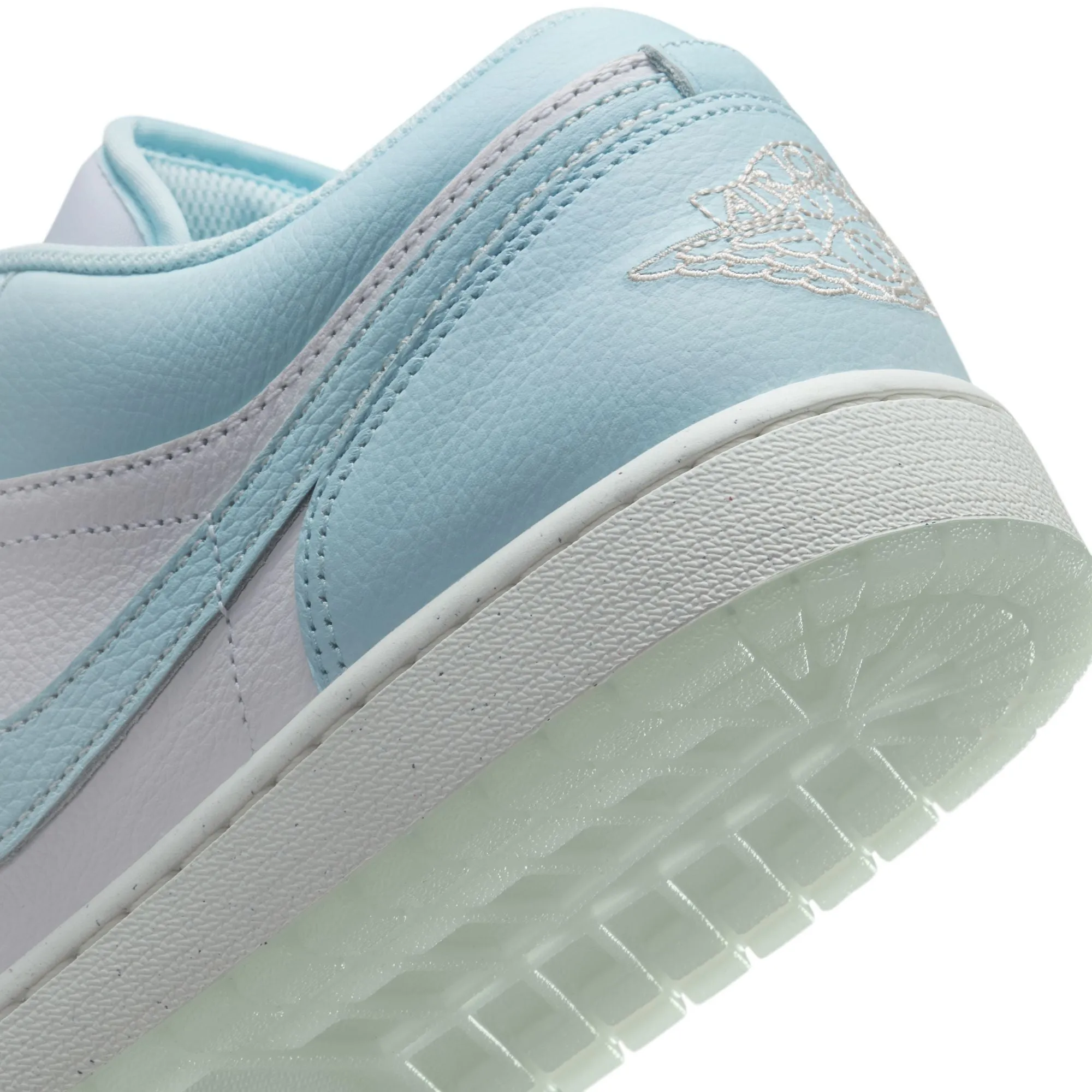 Adaptive Flex Outsole soft - surface running shoes Air Jordan 1 Low SE Shoes