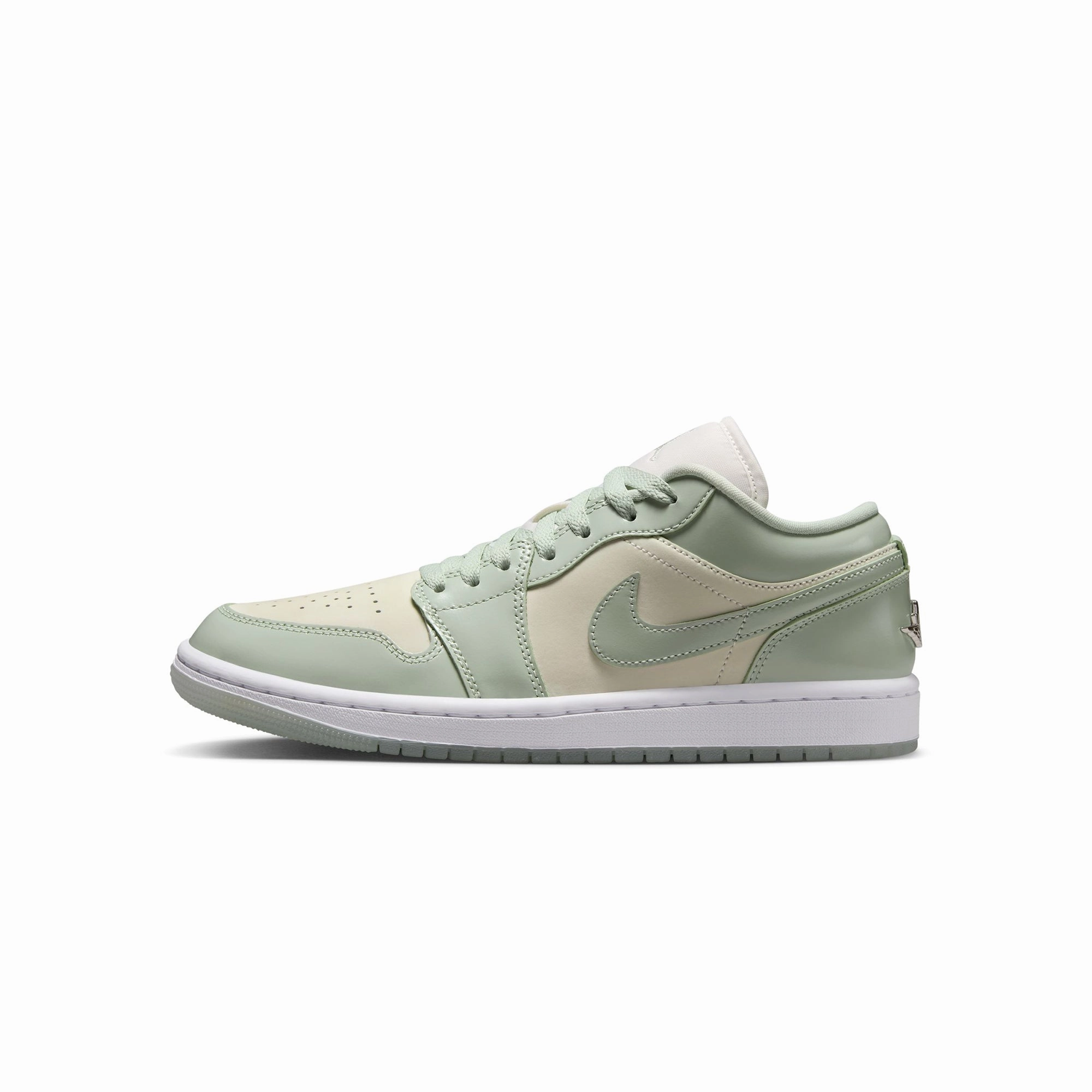 Adventure race Air Jordan 1 Womens Low SE Shoes