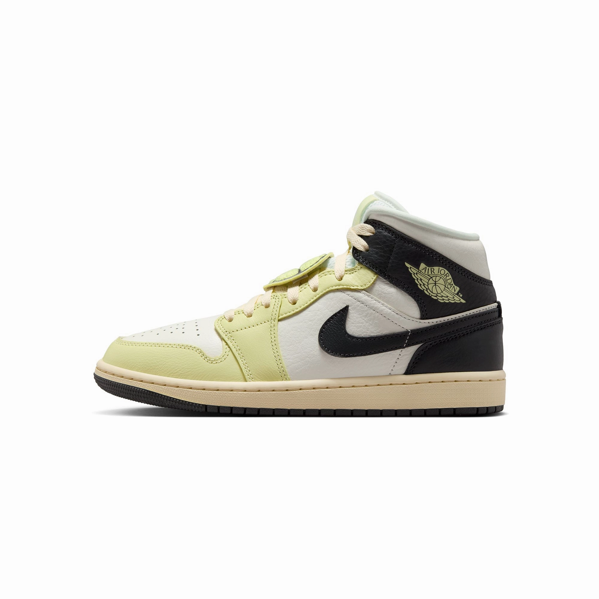 Air Jordan 1 Womens Mid SE Shoes running in a coastal area anti - odor running shoes