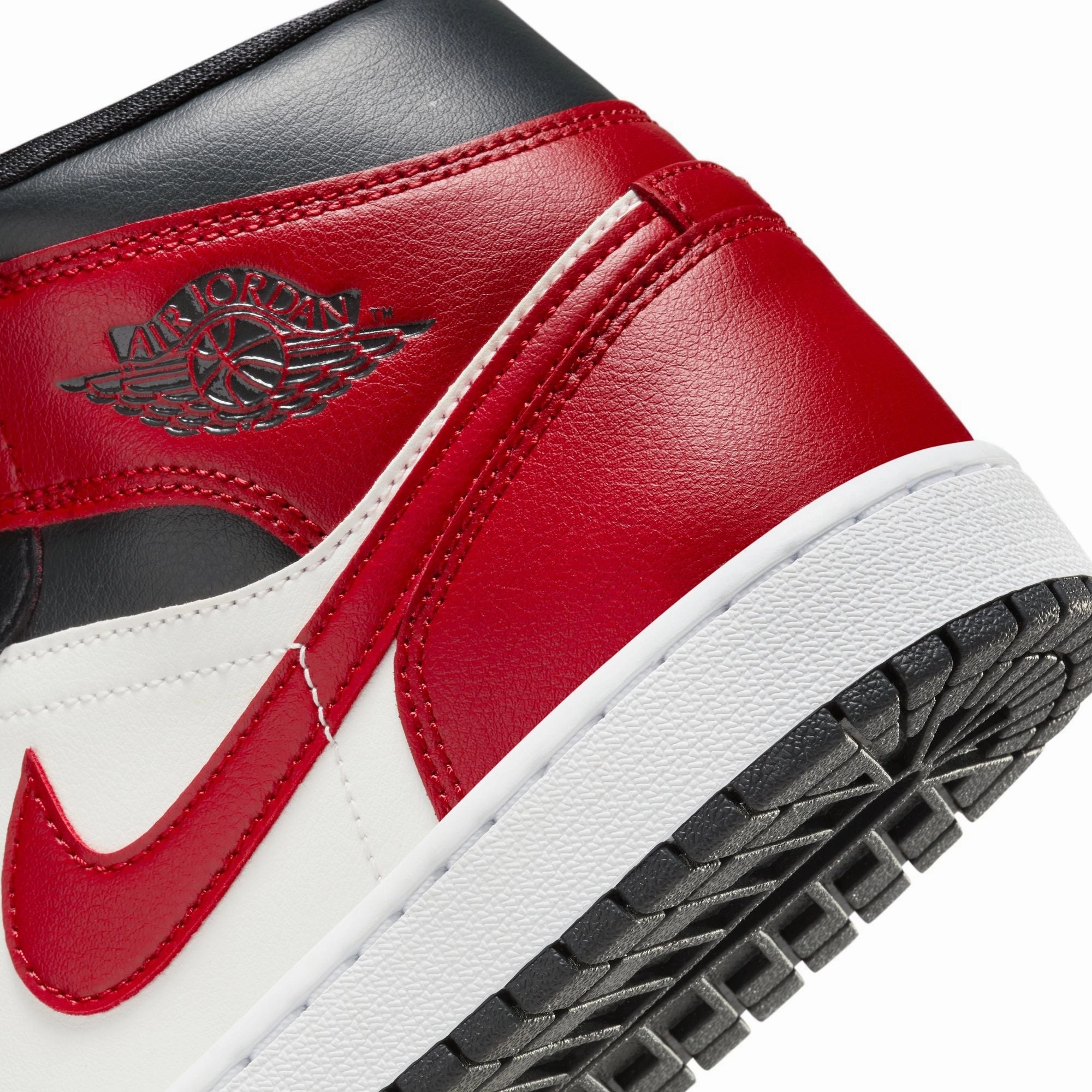 Aerodynamic Form Design running in wet tracks shoes Air Jordan 1 Womens Mid Shoes