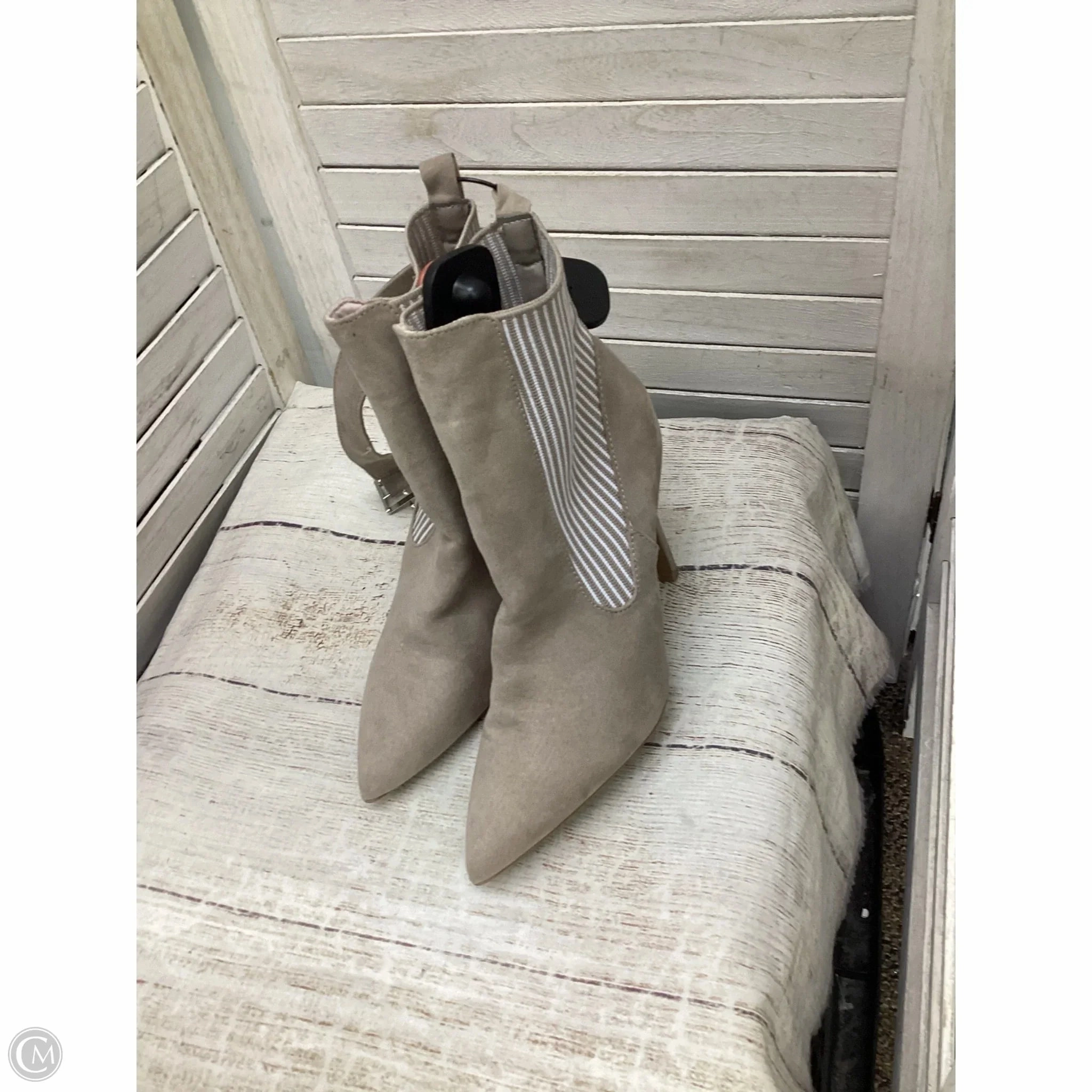 Boots Ankle Heels By Clothes Mentor In Beige, Size: 7 Feather Light Comfort Seeker