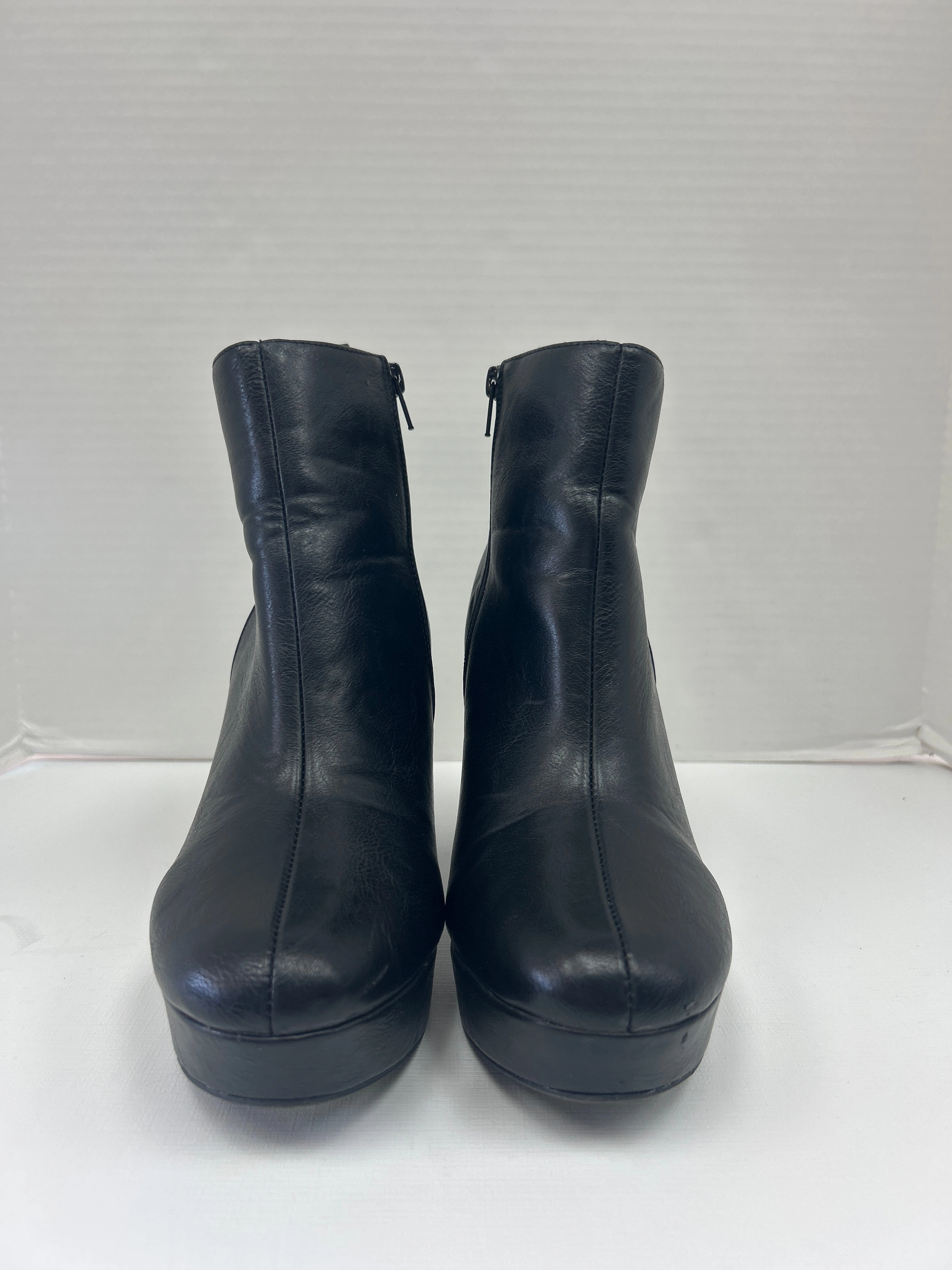 Boots Ankle Heels By Clothes Mentor In Black, Size: 12 Cushioned Step Snowy Path