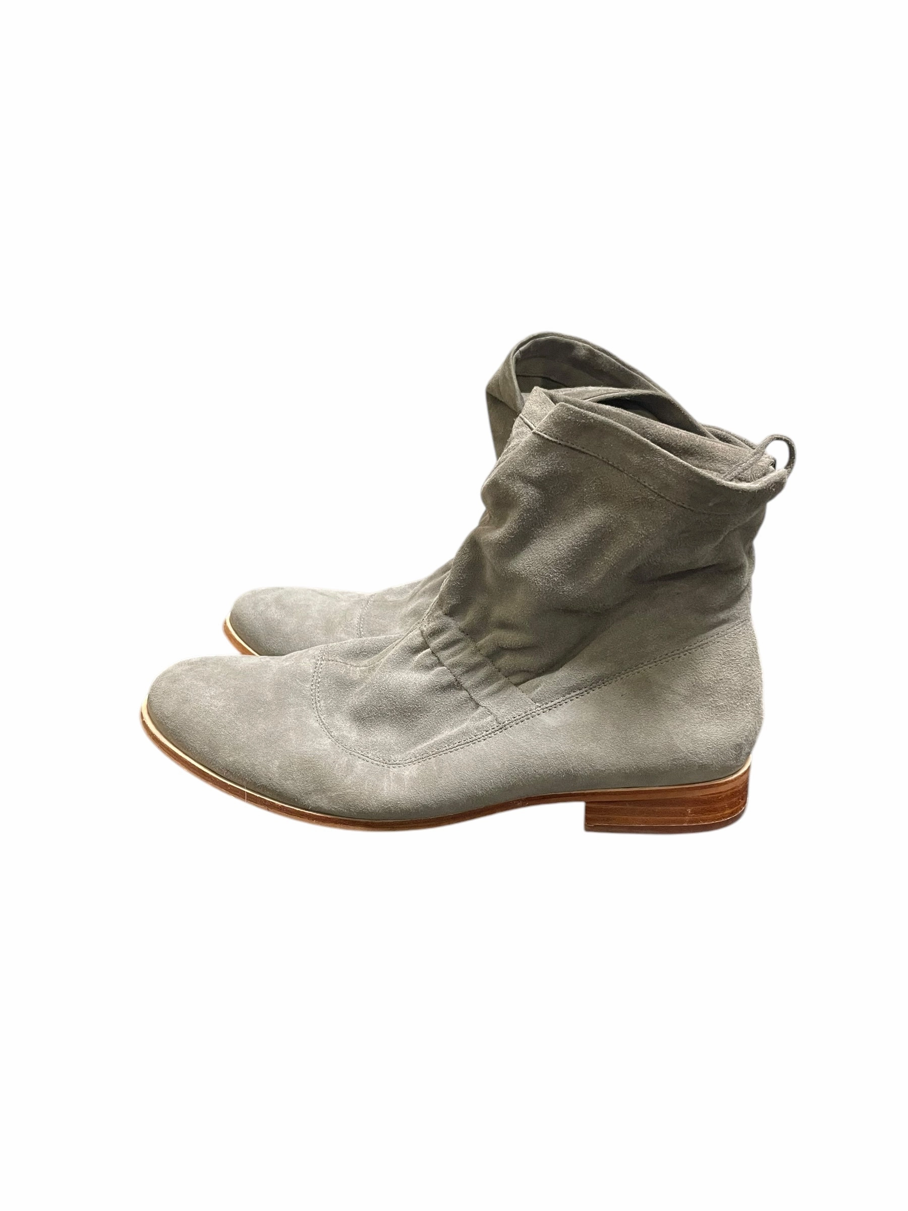 Boots Ankle Flats By Clarks In Grey, Size: 9.5 Seamless Comfort Weather Resistant User Flex Groove Design