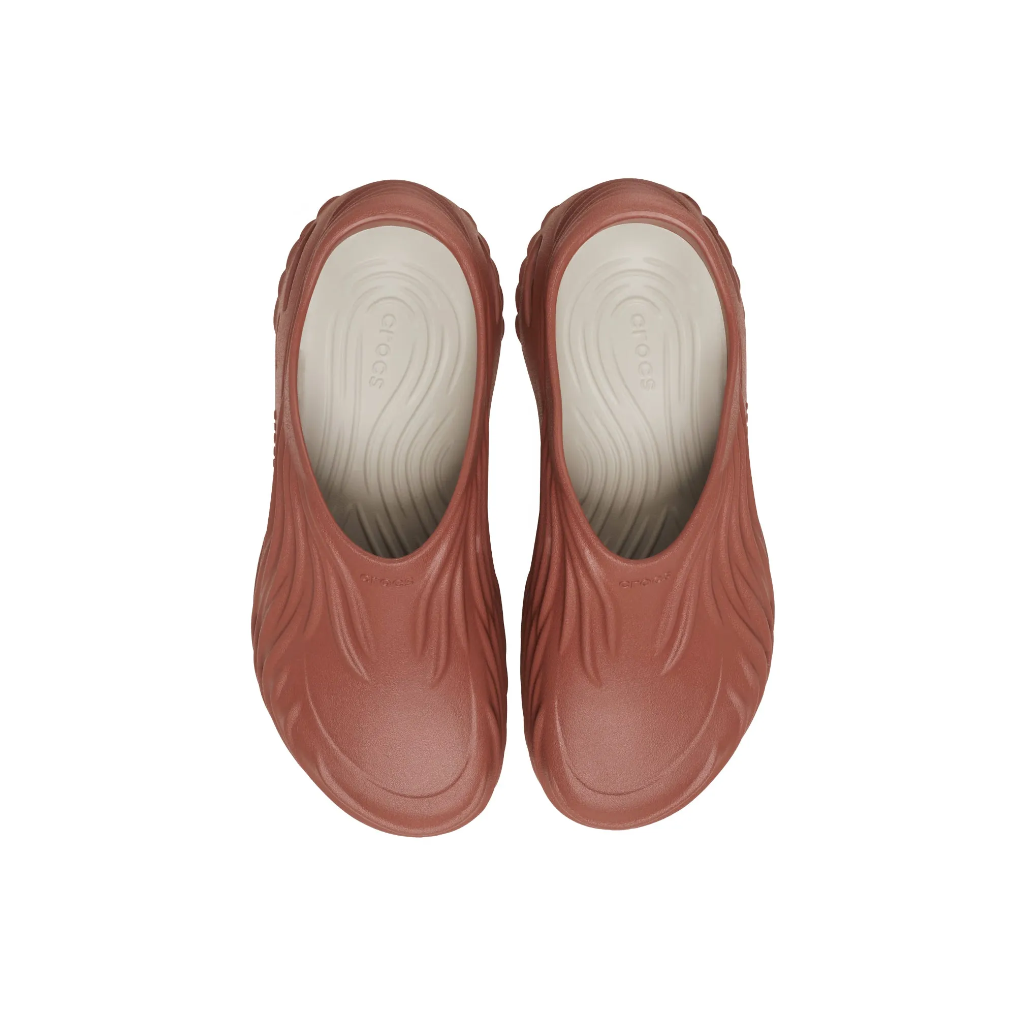 Crocs Mens Echo Wave "Rust" Sandal Clogs running in stadium