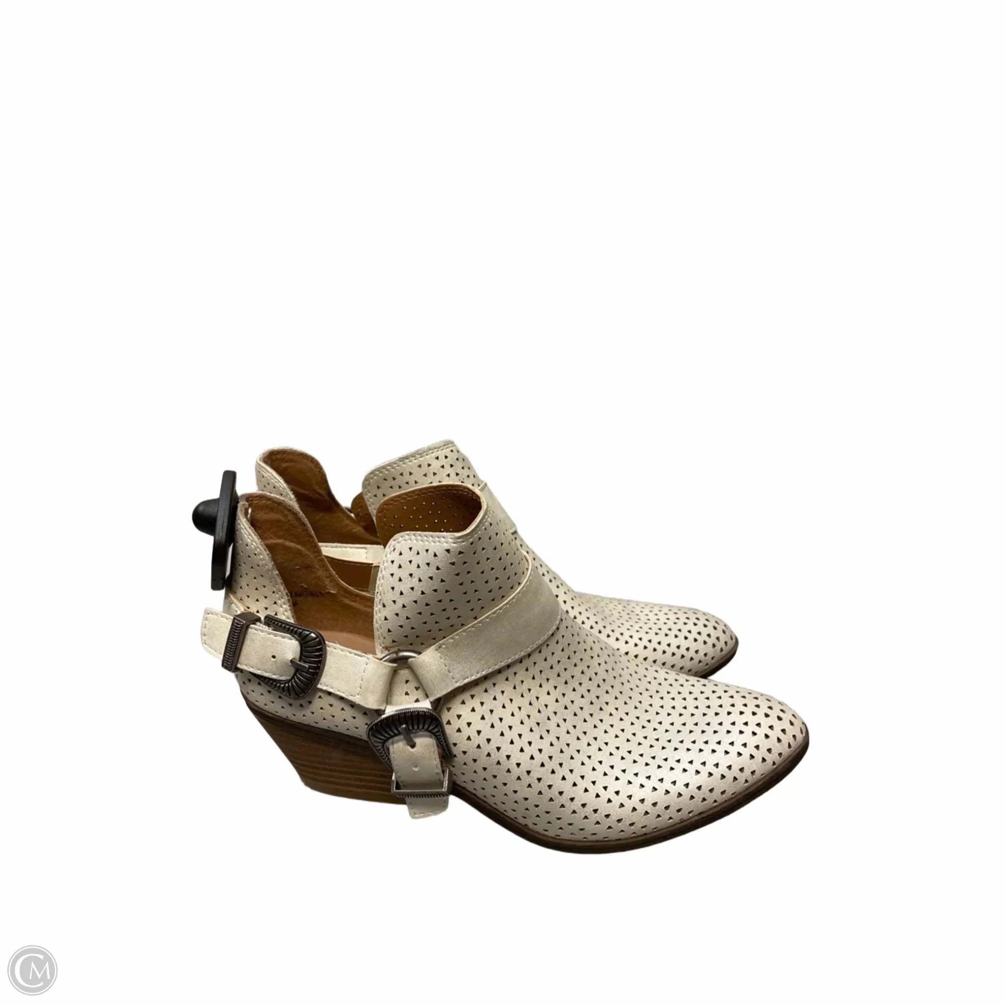 Comfortable toe box Fast Step Boots Ankle Heels By True Craft In Cream, Size: 8