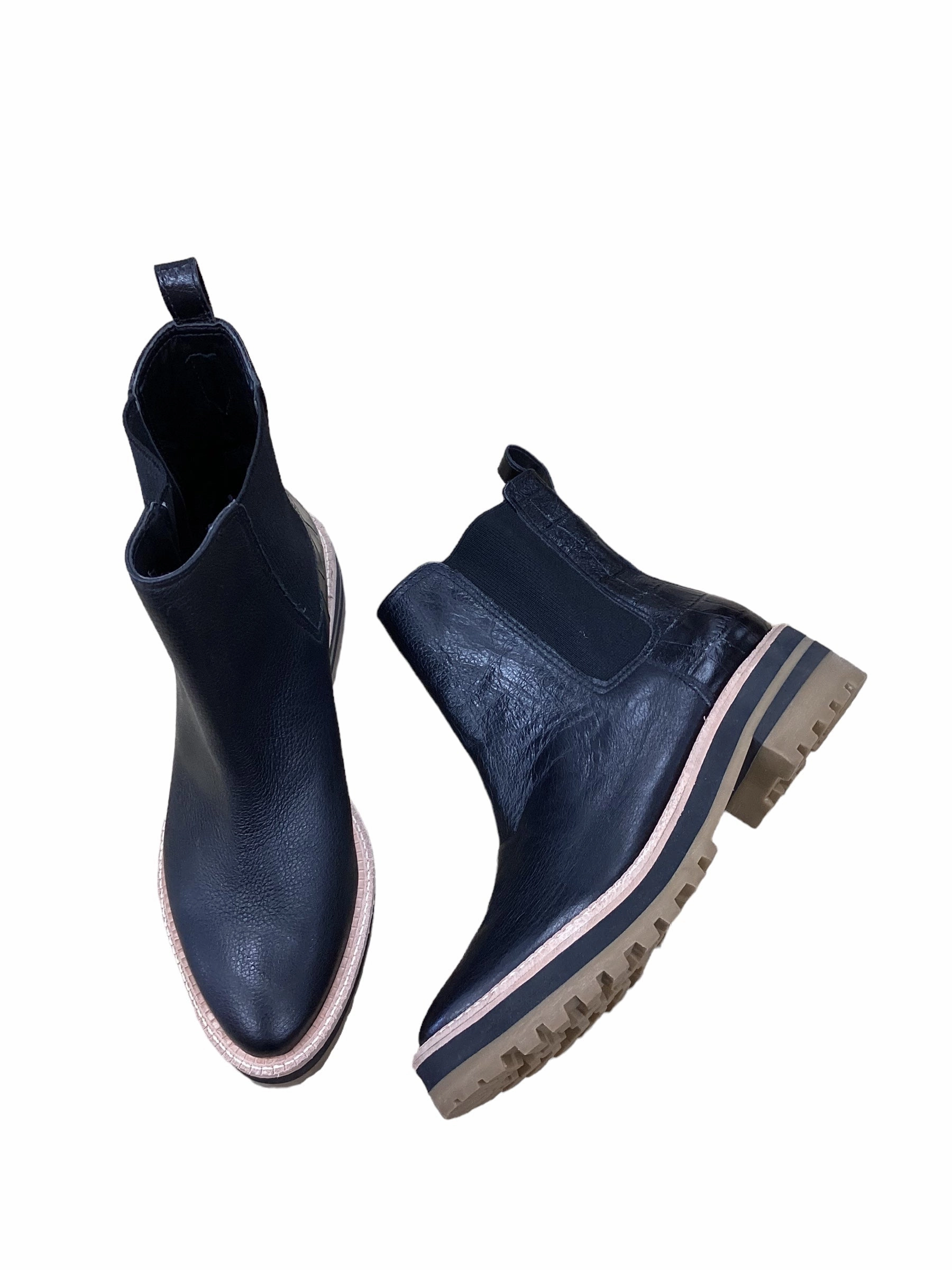 Black Boots Ankle Flats Clothes Mentor, Size 7 Urban Fashion