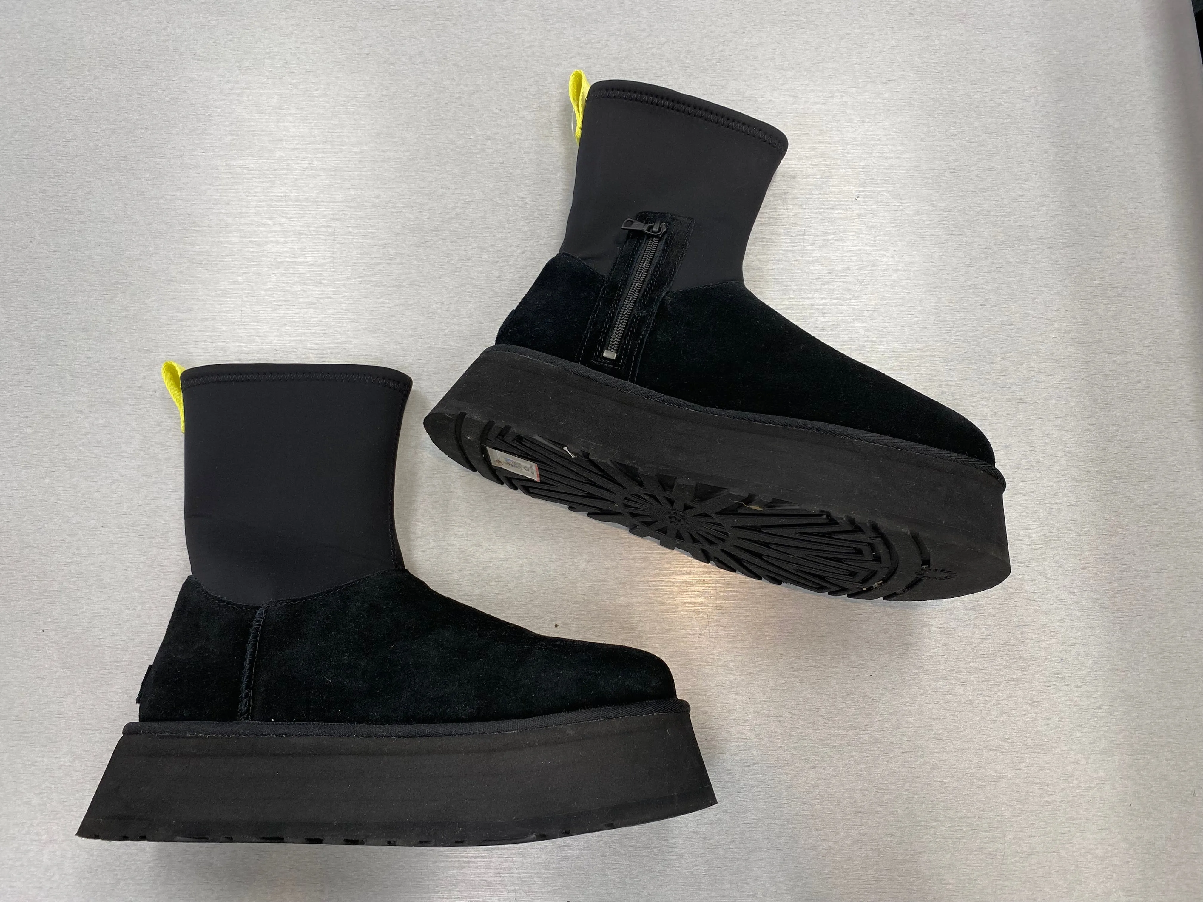 Boots Mid-calf Flats By Ugg In Black, Size: 10 Embroidered Details Cozy Look