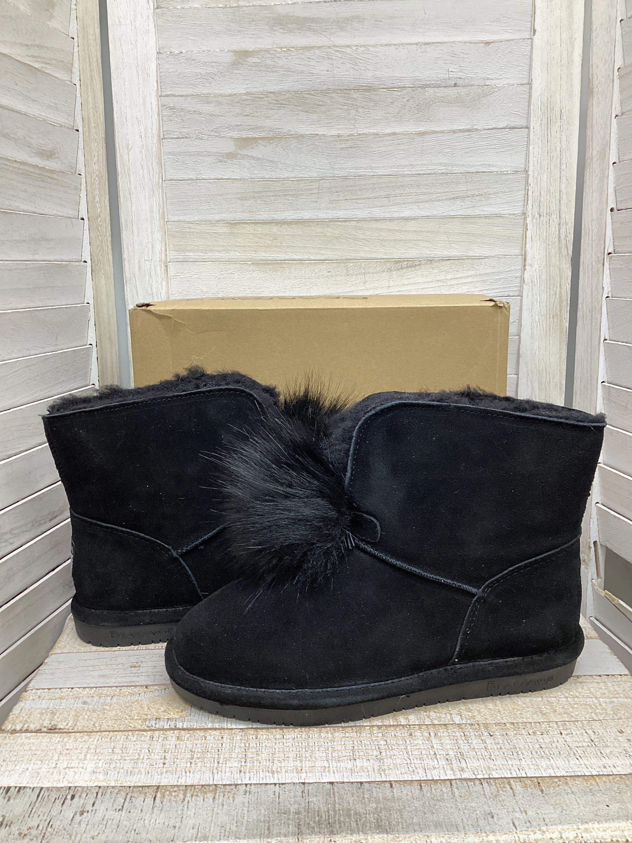 Boots Ankle Flats By Bearpaw In Black, Size: 9 Breathable Remote Hiking Easy Fit
