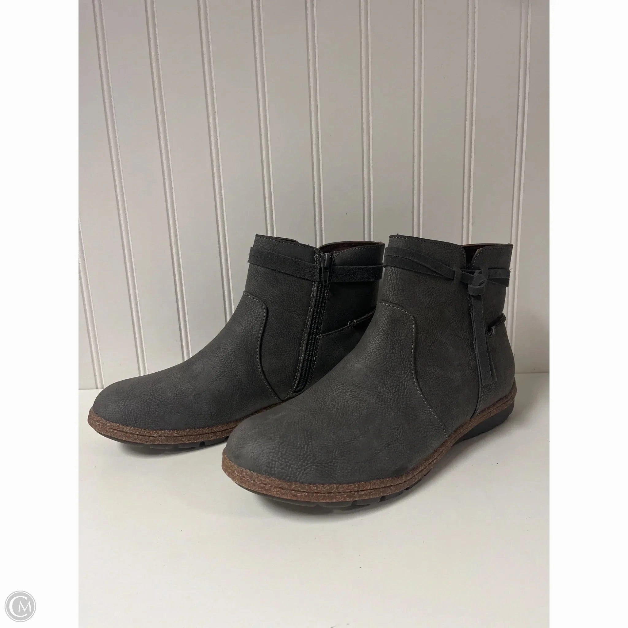 Contoured Midsole Boots Ankle Flats By Boc In Grey, Size: 10