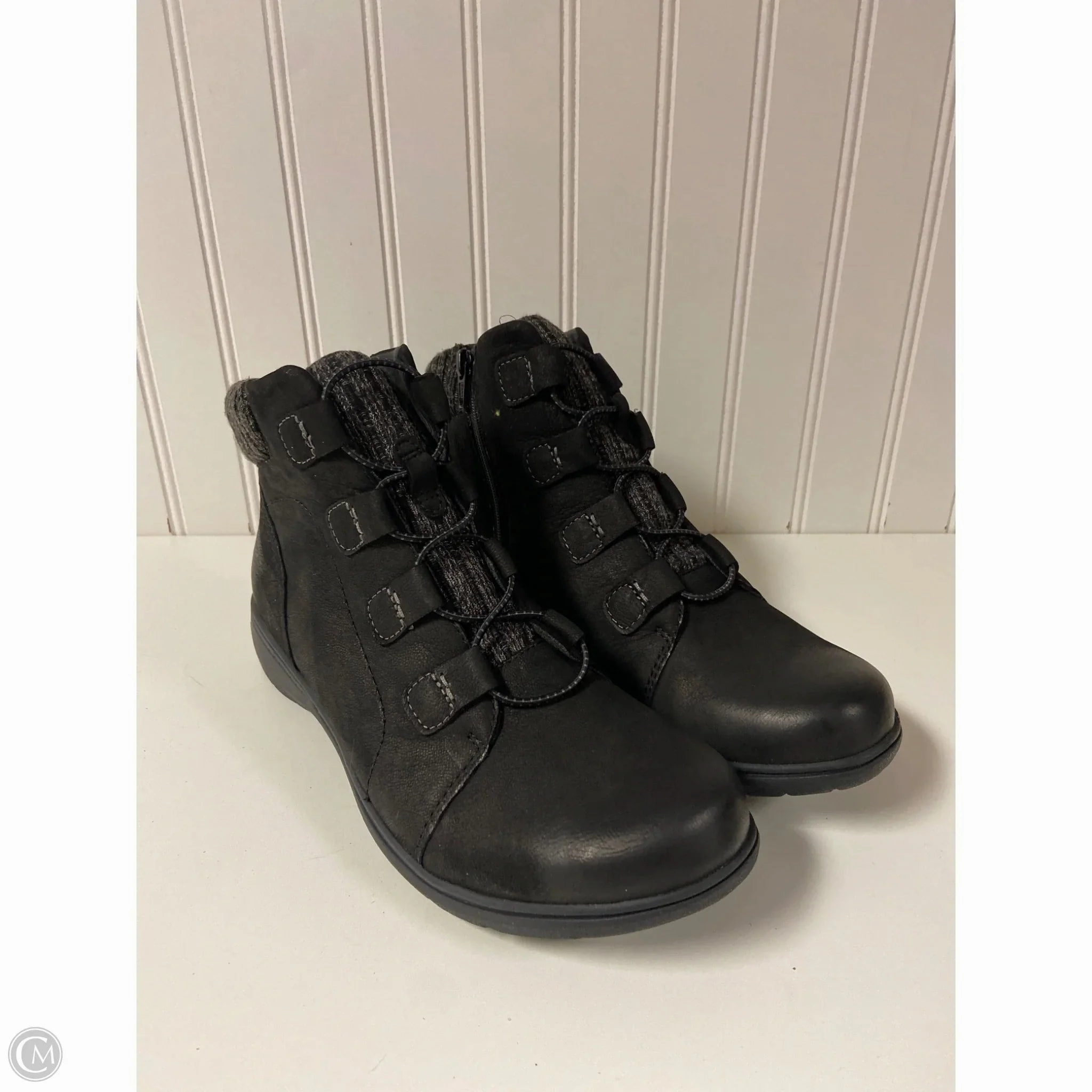 Reinforced Form Mountain Hike Boots Ankle Flats By Clarks In Black, Size: 10