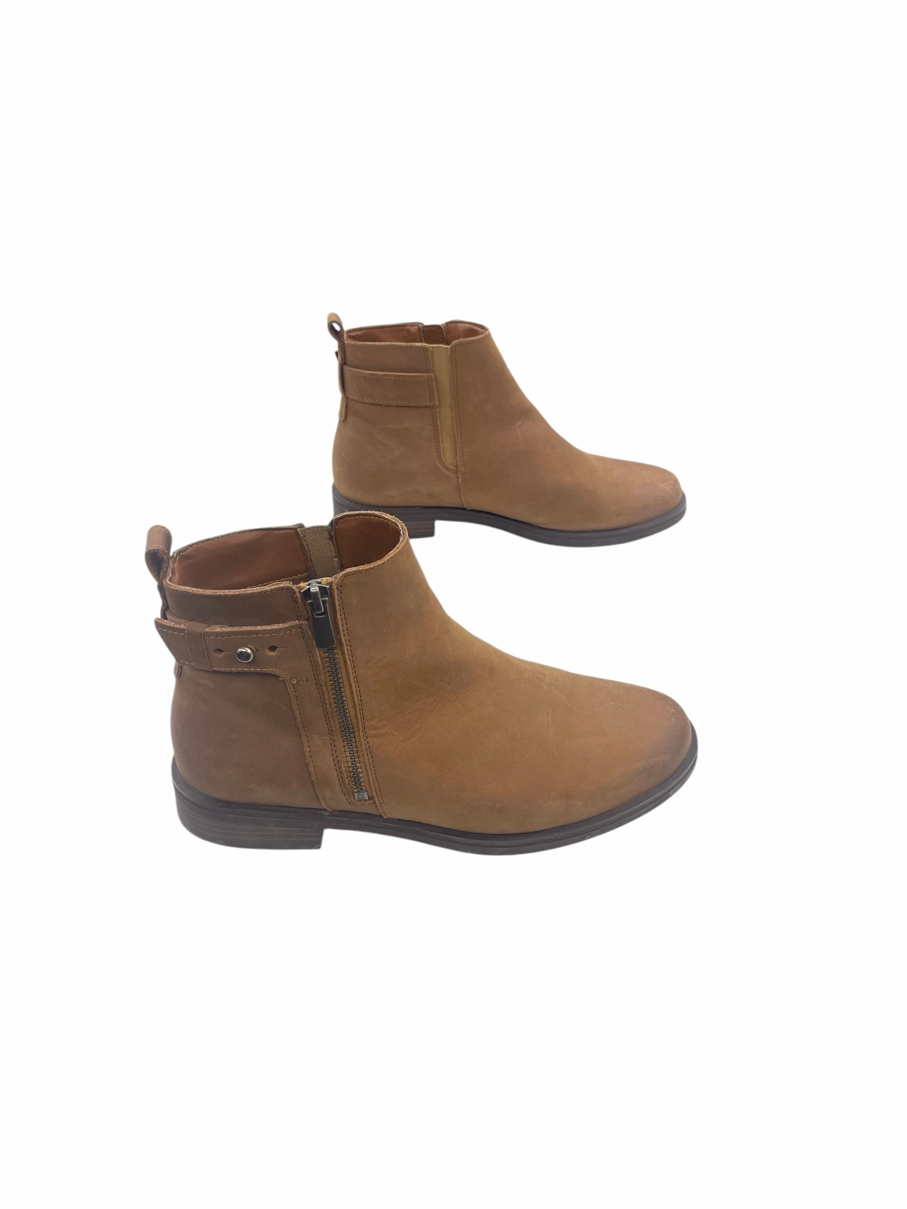 BOOTS ANKLE FLATS by CLARKS In BROWN, Size: 9 Italian Glam