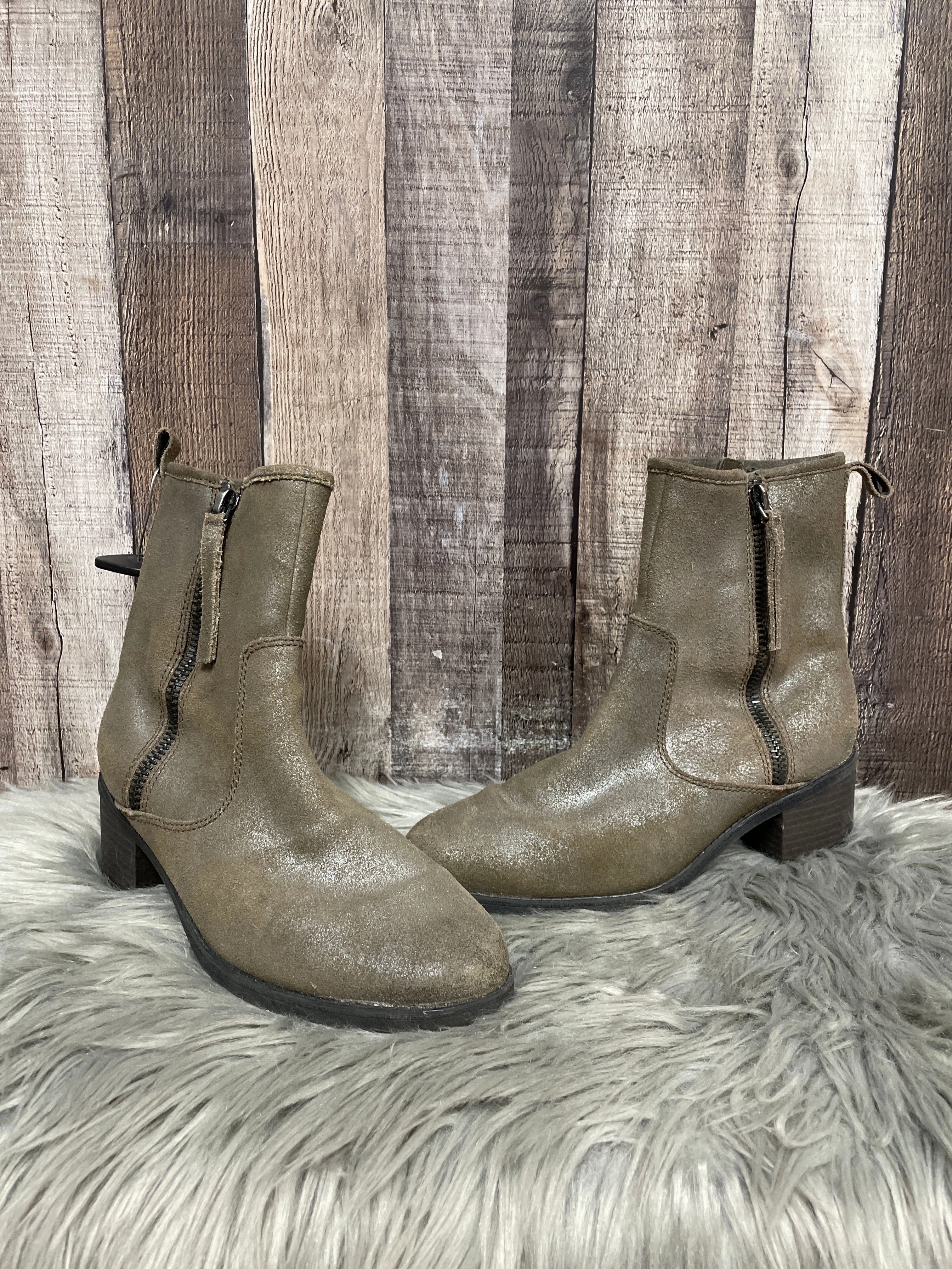 Flat Sole Boots Ankle Flats By Clarks In Taupe, Size: 8.5
