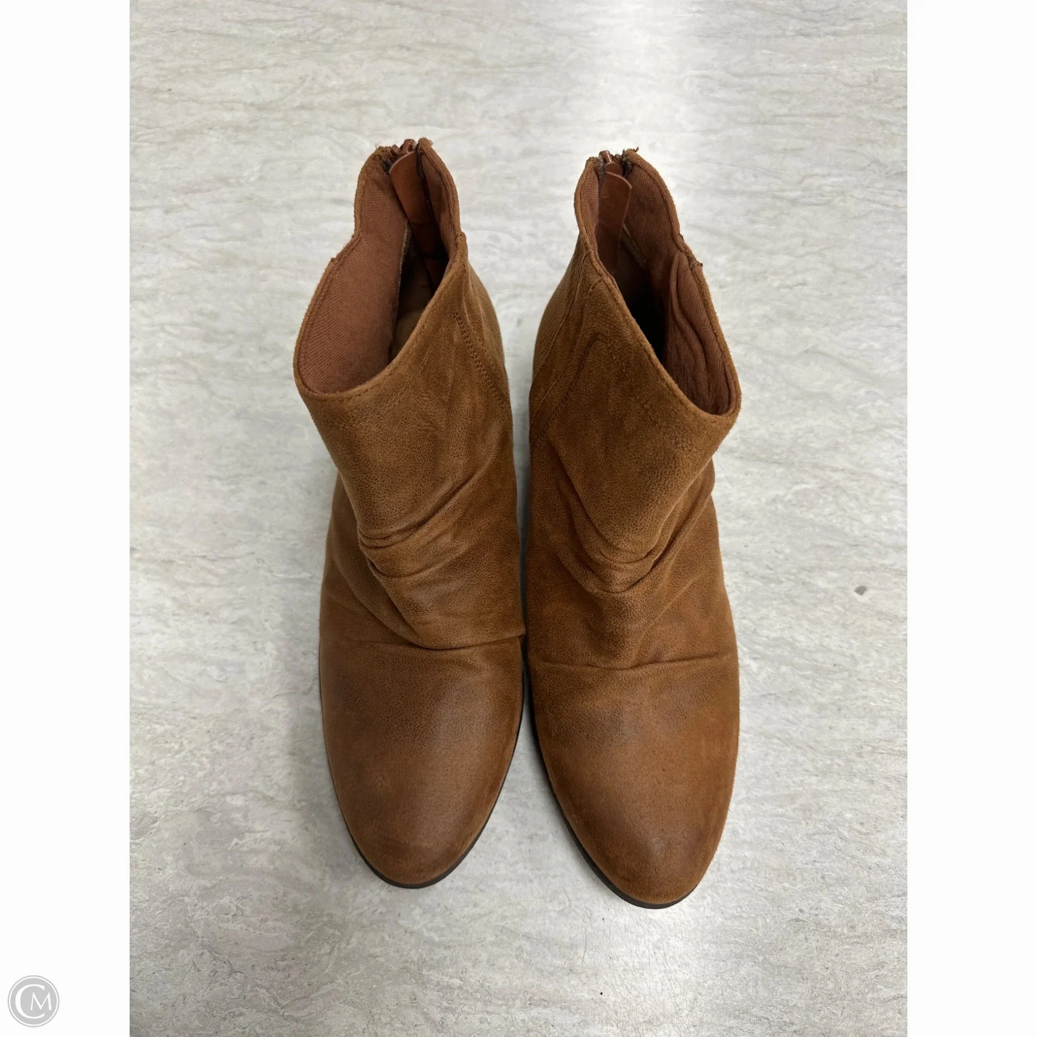 Low Profile Adventure Journey Rugged Built Weather Resistant User Boots Ankle Flats By Clothes Mentor In Brown, Size: 7