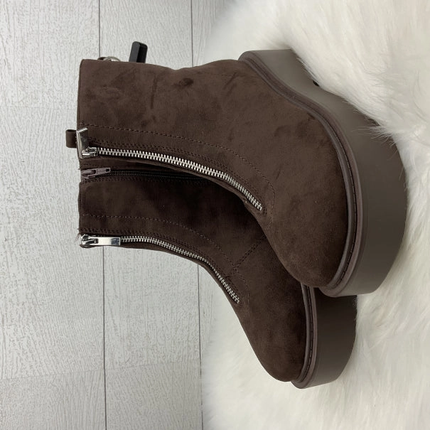 Boots Ankle Flats By Clothes Mentor In Brown, Size: 8 Modern Utility Daily Ready