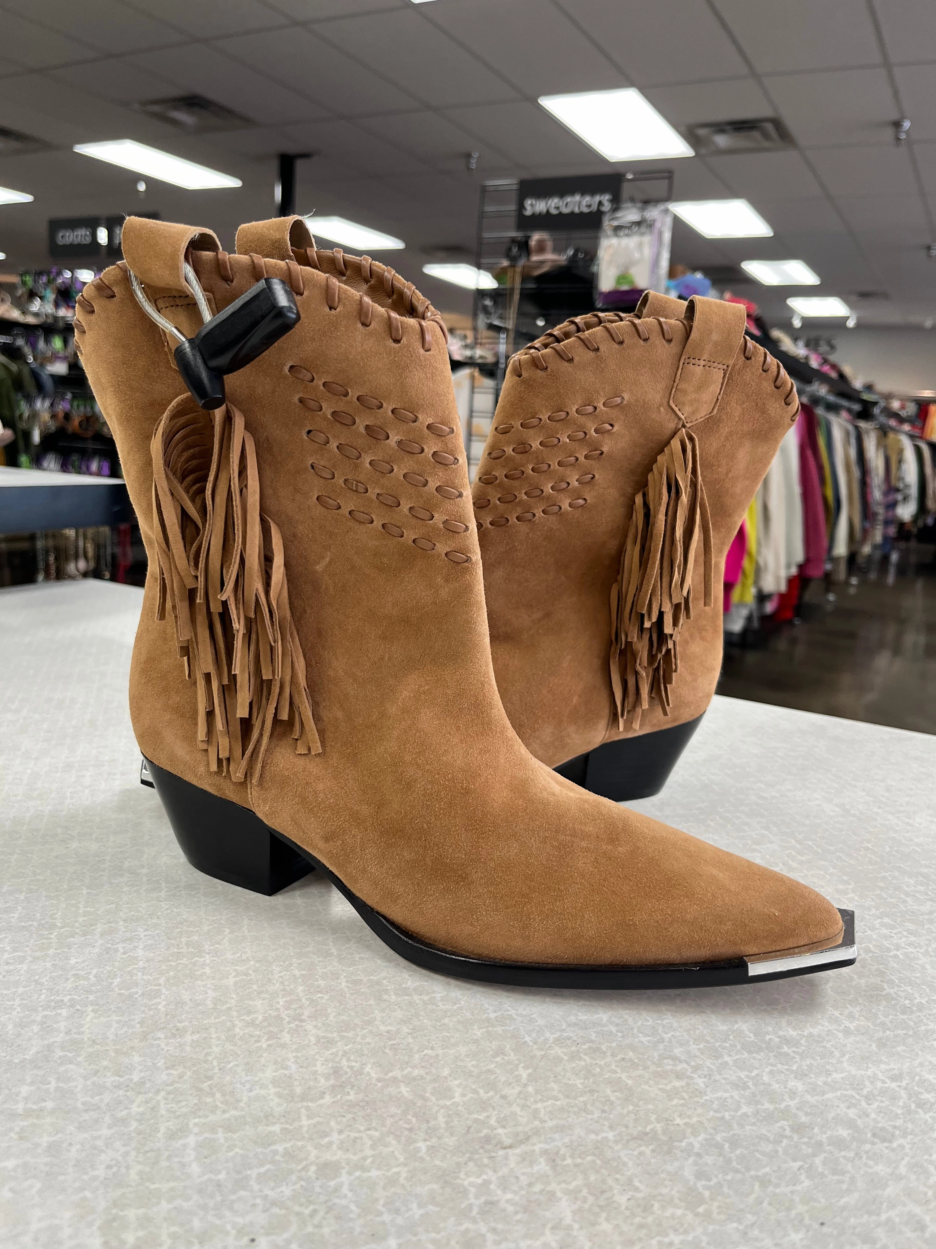 Boots Ankle Flats By Clothes Mentor In Tan, Size: 7.5 Festival Vibe Rugged Function