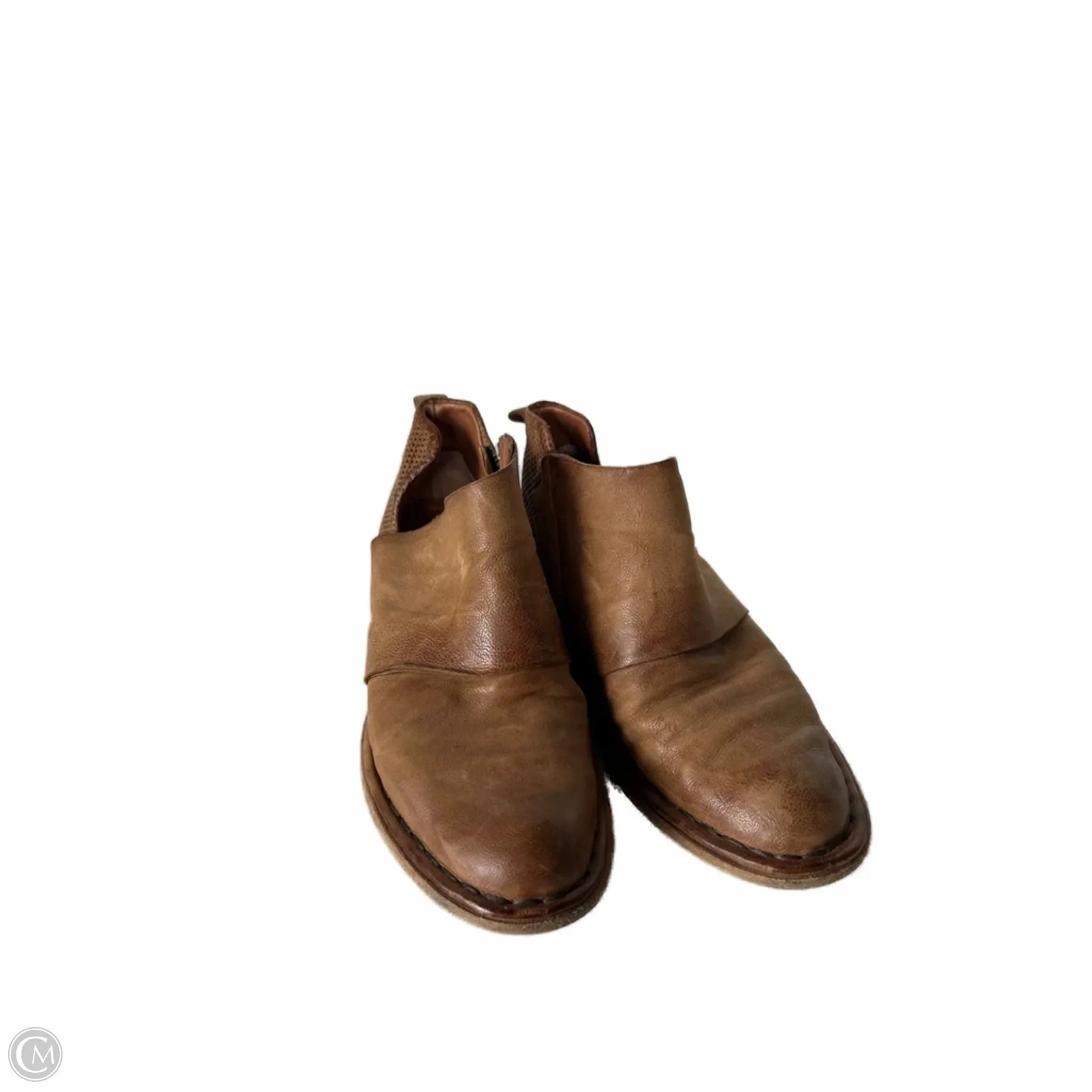 dry surface Boots Ankle Flats By Cma In Brown, Size: 6.5