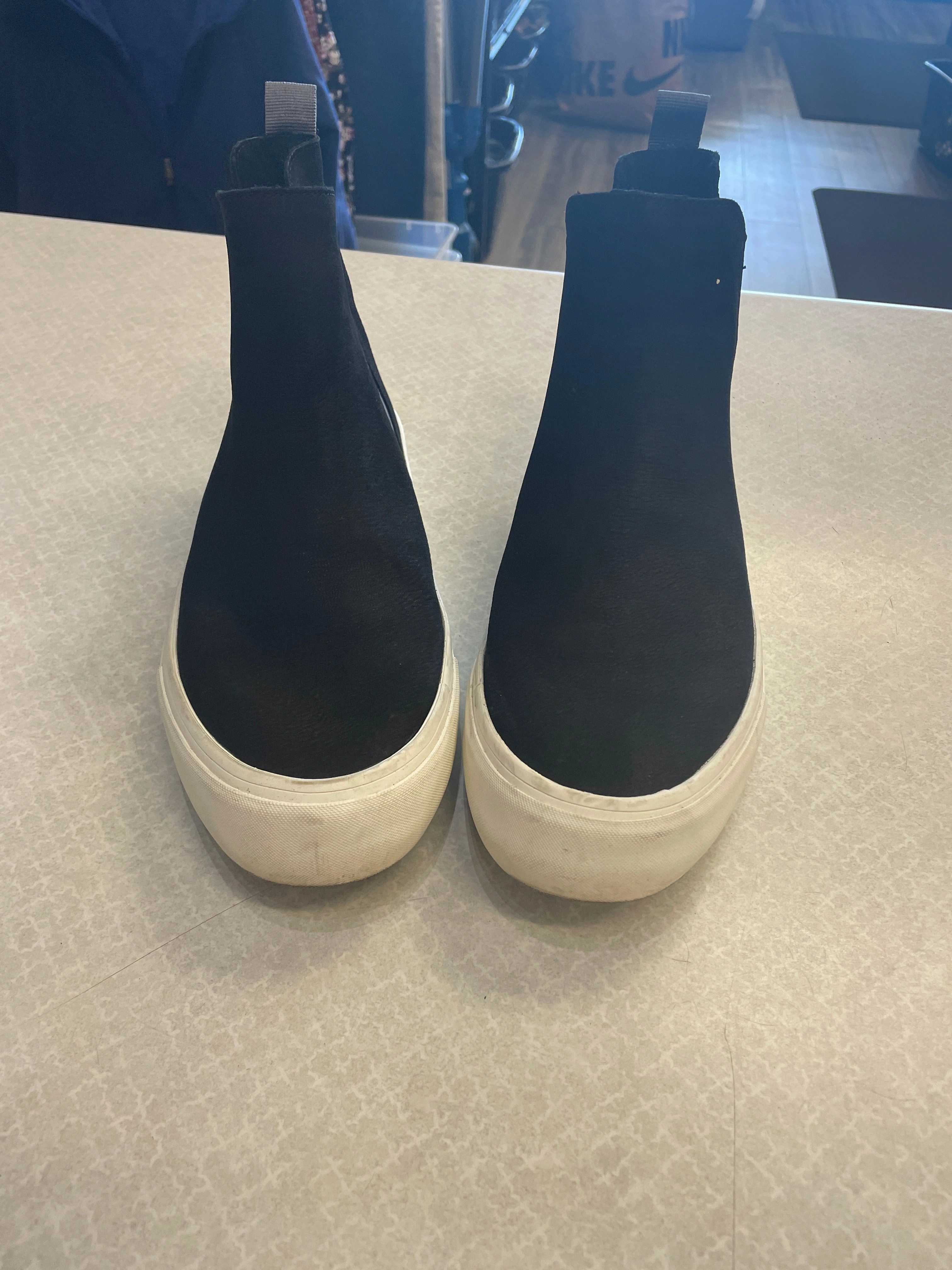 Boots Ankle Flats By Cmb In Black & White, Size: 8 Easy Clean Stable Support Rough Terrain