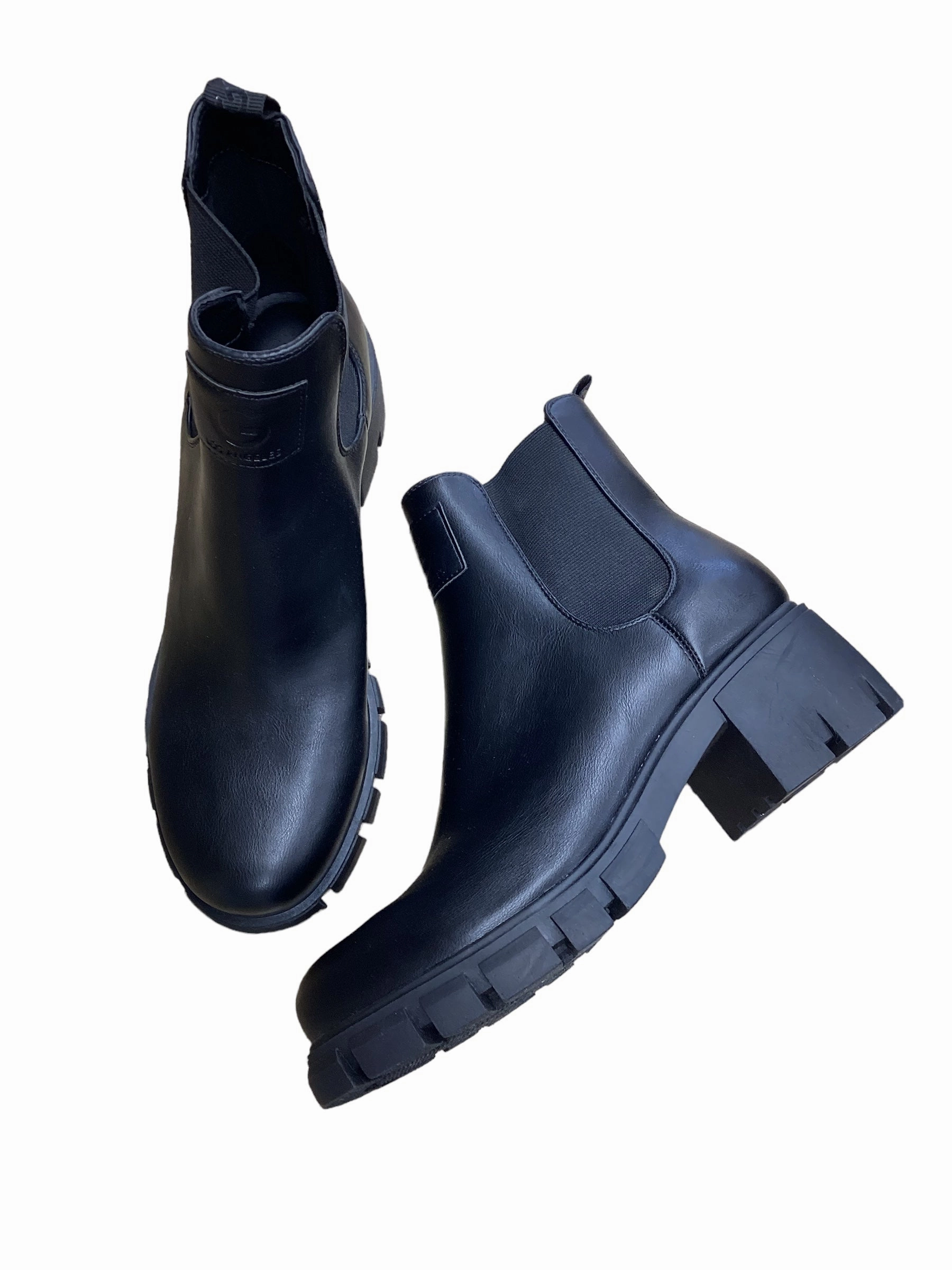 Padded Interior Cold Climate Athletic Edge Boots Ankle Flats By Guess  Size: 9.5