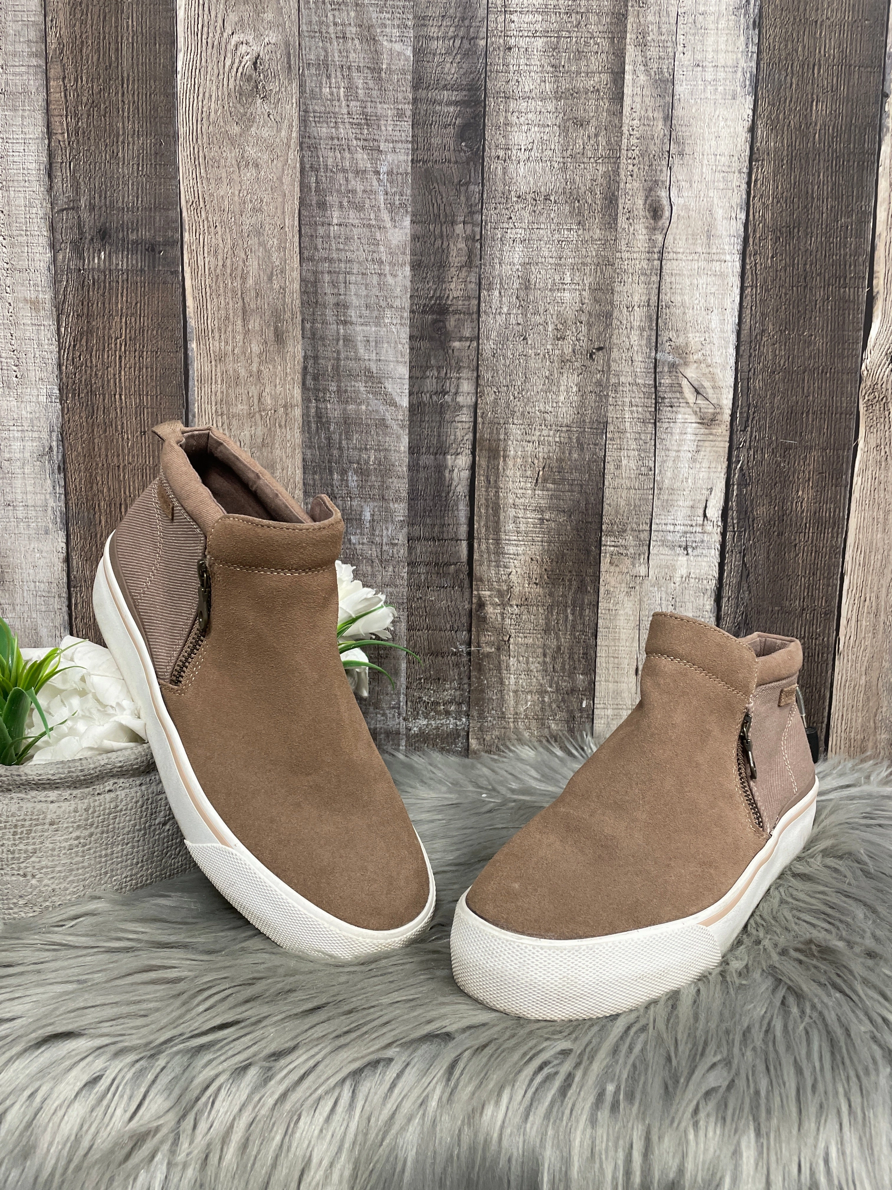 Quick Move Desert Wear Boots Ankle Flats By Keds In Brown, Size: 9