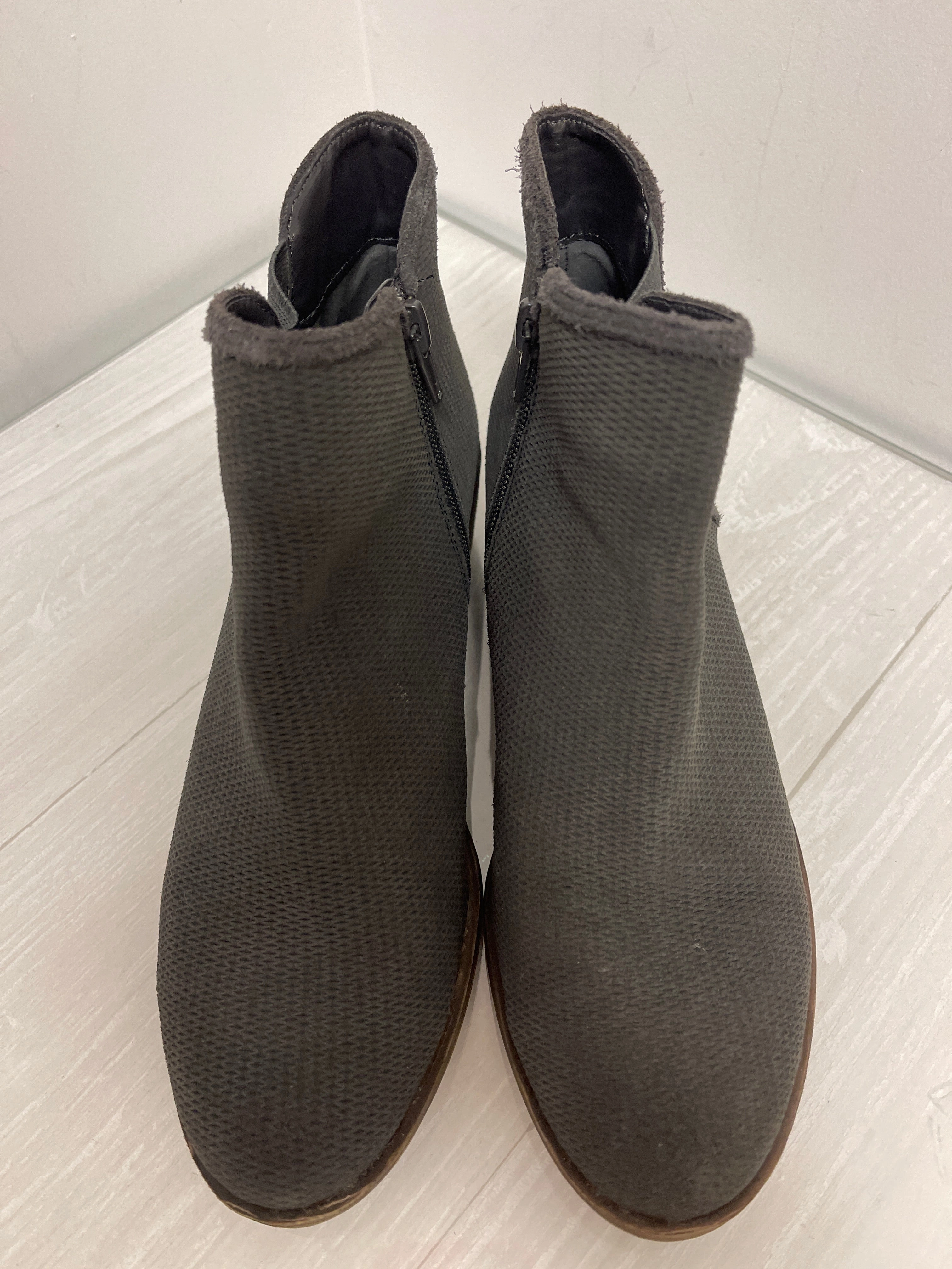 Mud Defense Boots Ankle Flats By Kensie In Grey, Size: 8