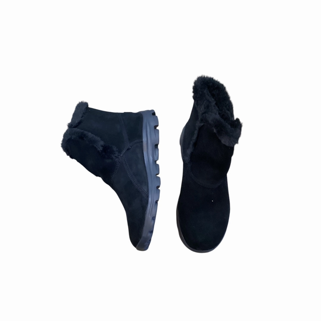 Boots Ankle Flats By Skechers In Black, Size: 7 Soft Insole Breathable Cold Weather Commuter