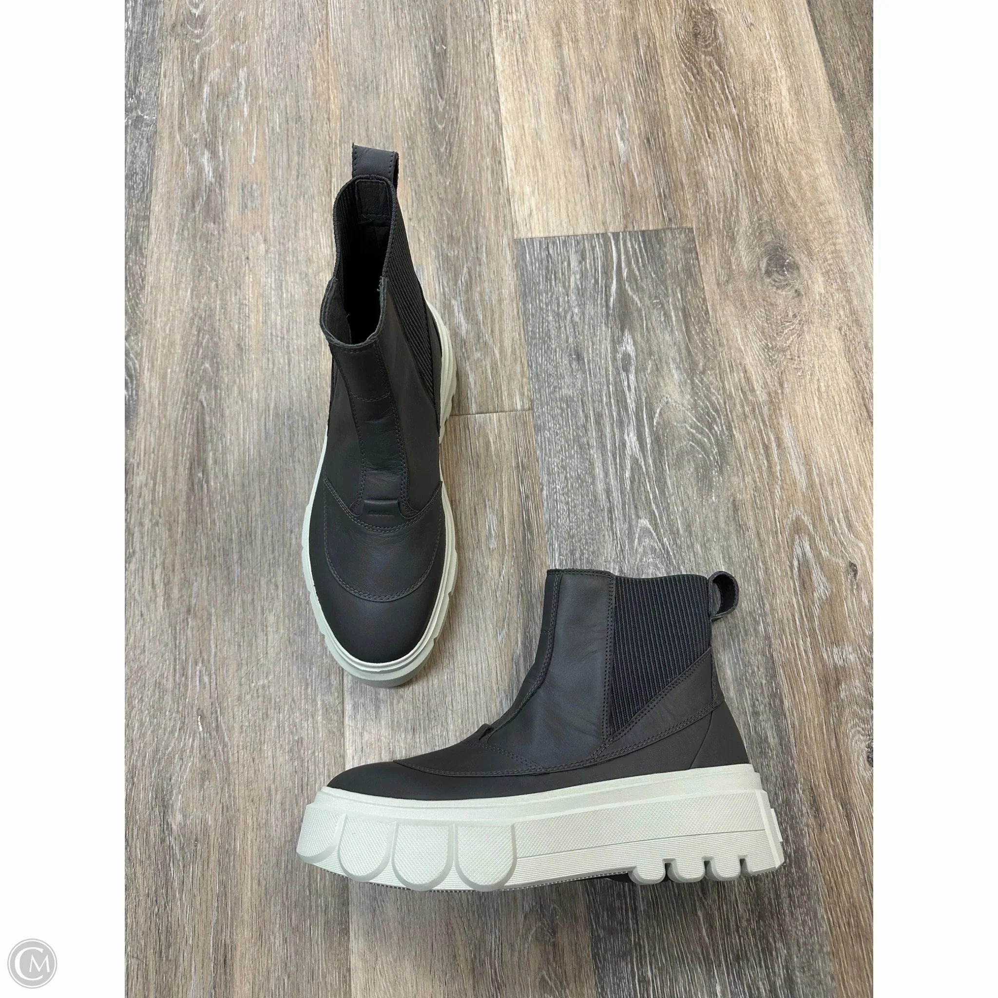 Cozy Feel Flat Form Boots Ankle Flats By Sorel In Grey & White, Size: 8.5
