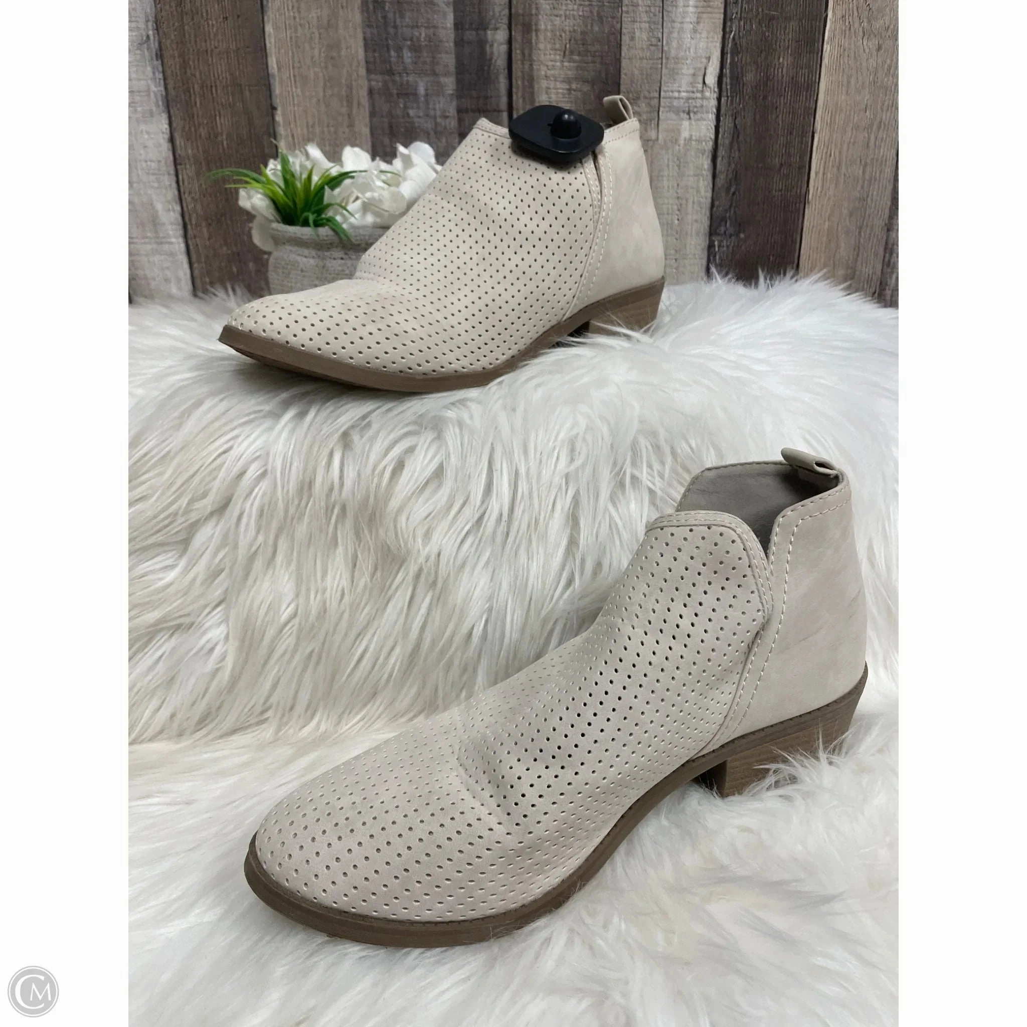 Shock Dispersing Plate Boots Ankle Flats By Time And Tru In Cream, Size: 10