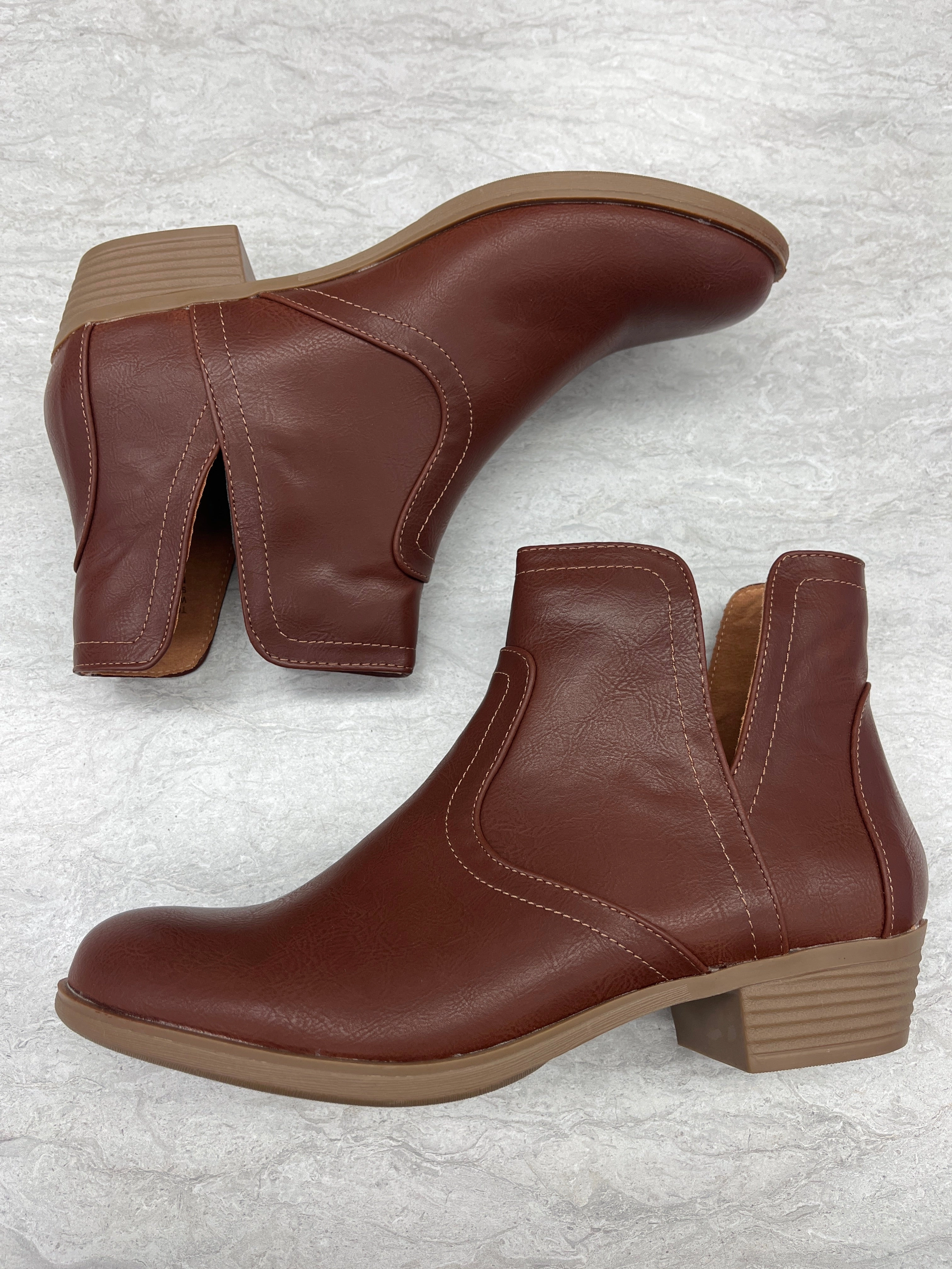 Boots Ankle Flats By True Craft In Brown, Size: 9 Lightweight Sole Flexible Comfort