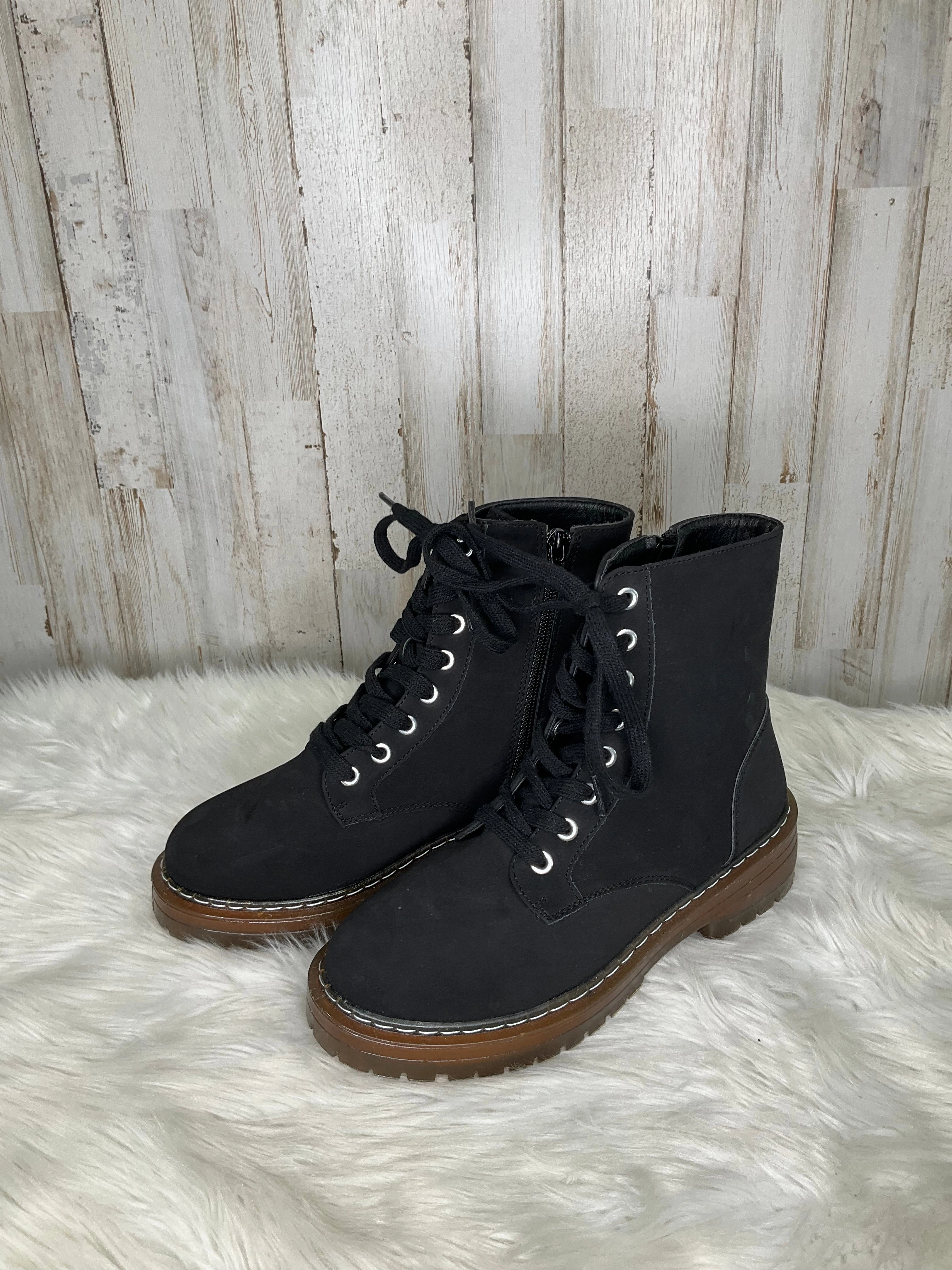 Boots Ankle Flats By True Craft  Size: 7 Rubber Compound Outsole