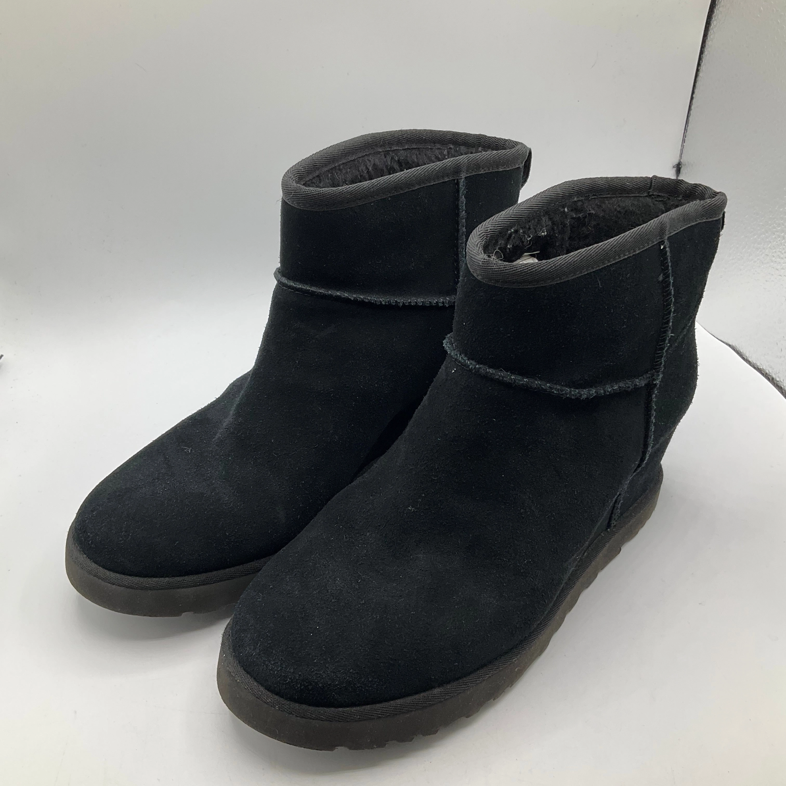 Boots Ankle Flats By Ugg In Black, Size: 10 High-Quality Footwear