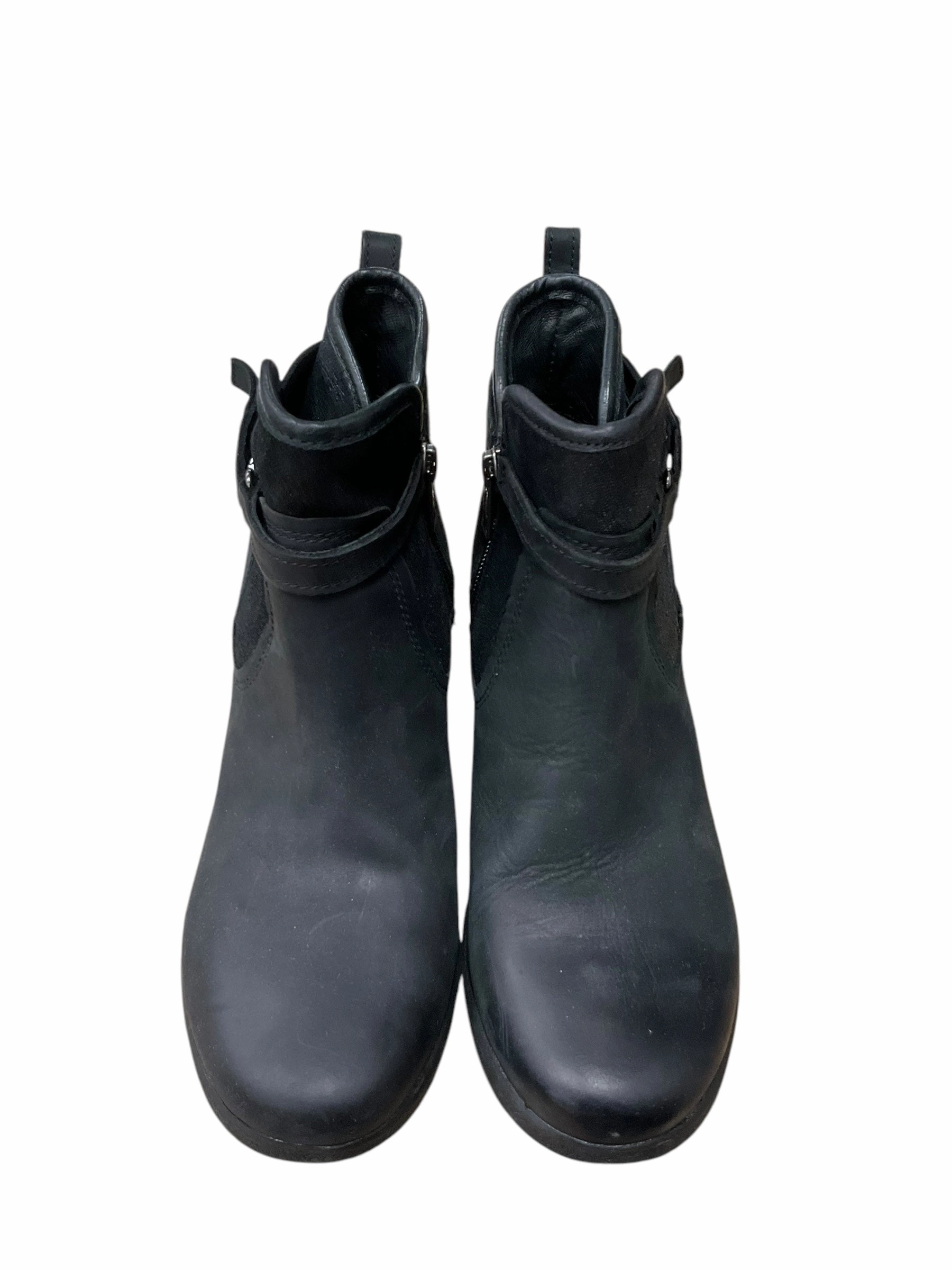 Boots Ankle Flats By Ugg In Blue, Size: 6 Mid Length