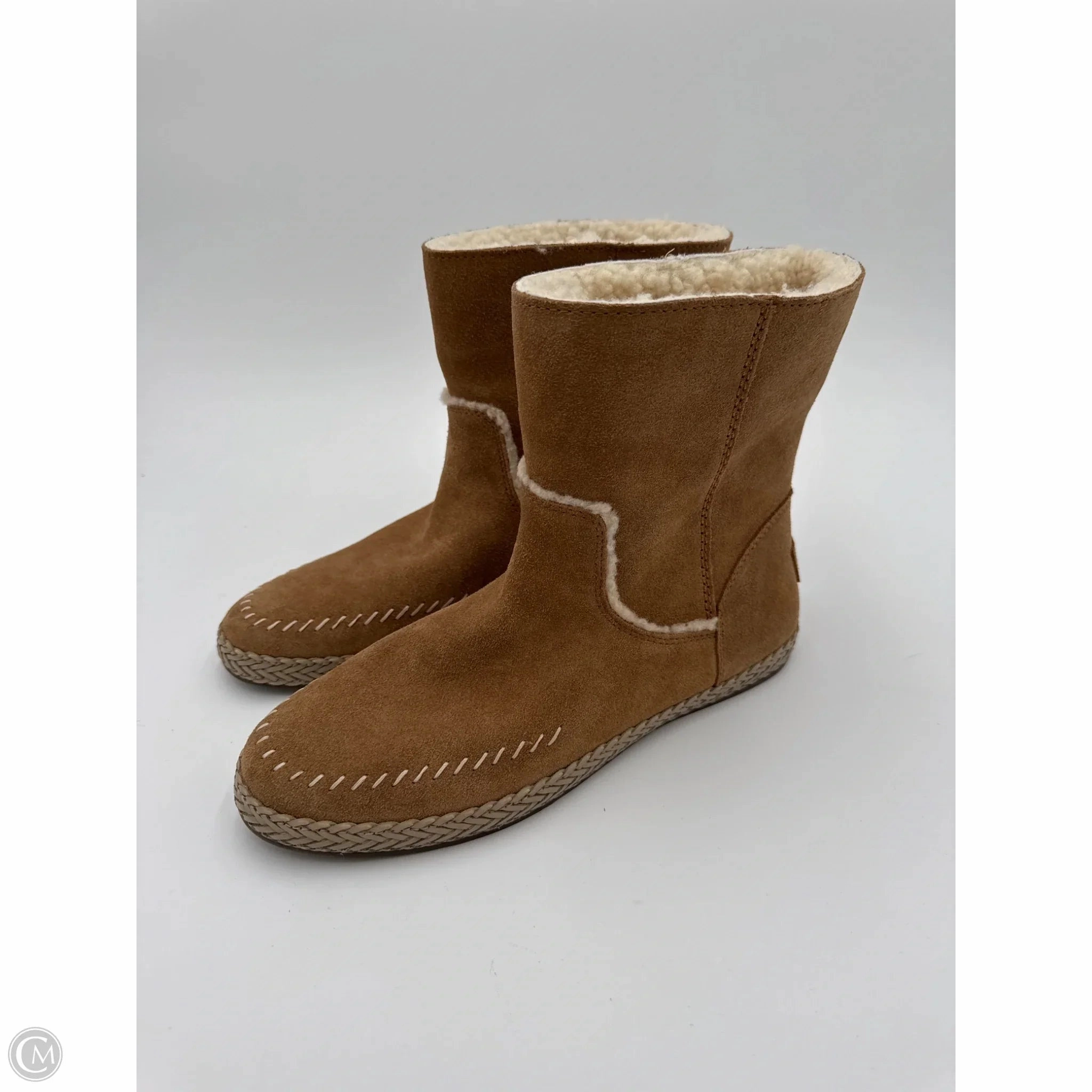 Low Profile Midsole Boots Ankle Flats By Ugg In Tan, Size: 10