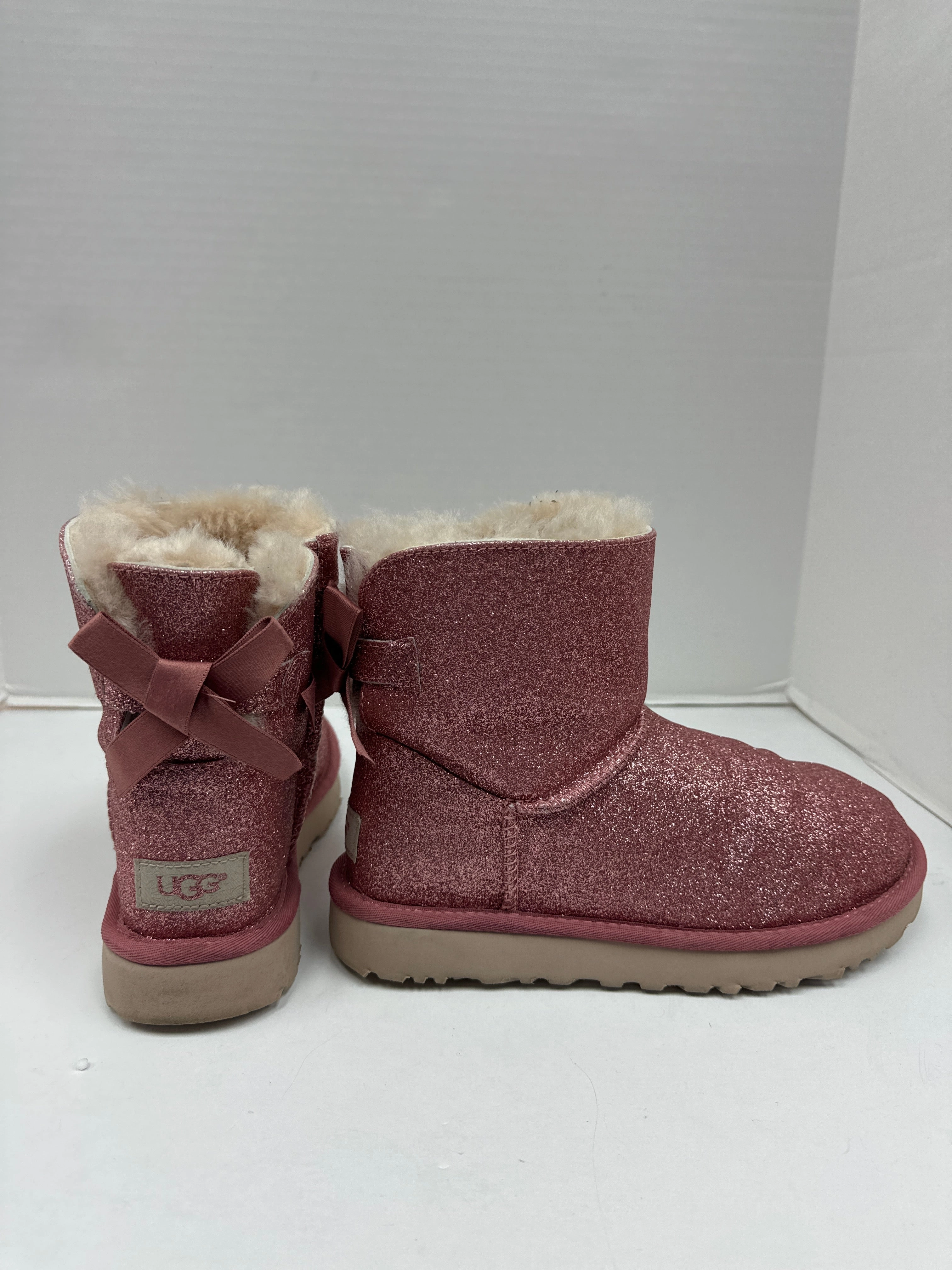 Boots Ankle Flats By Ugg  Size: 6 Thermal Barrier