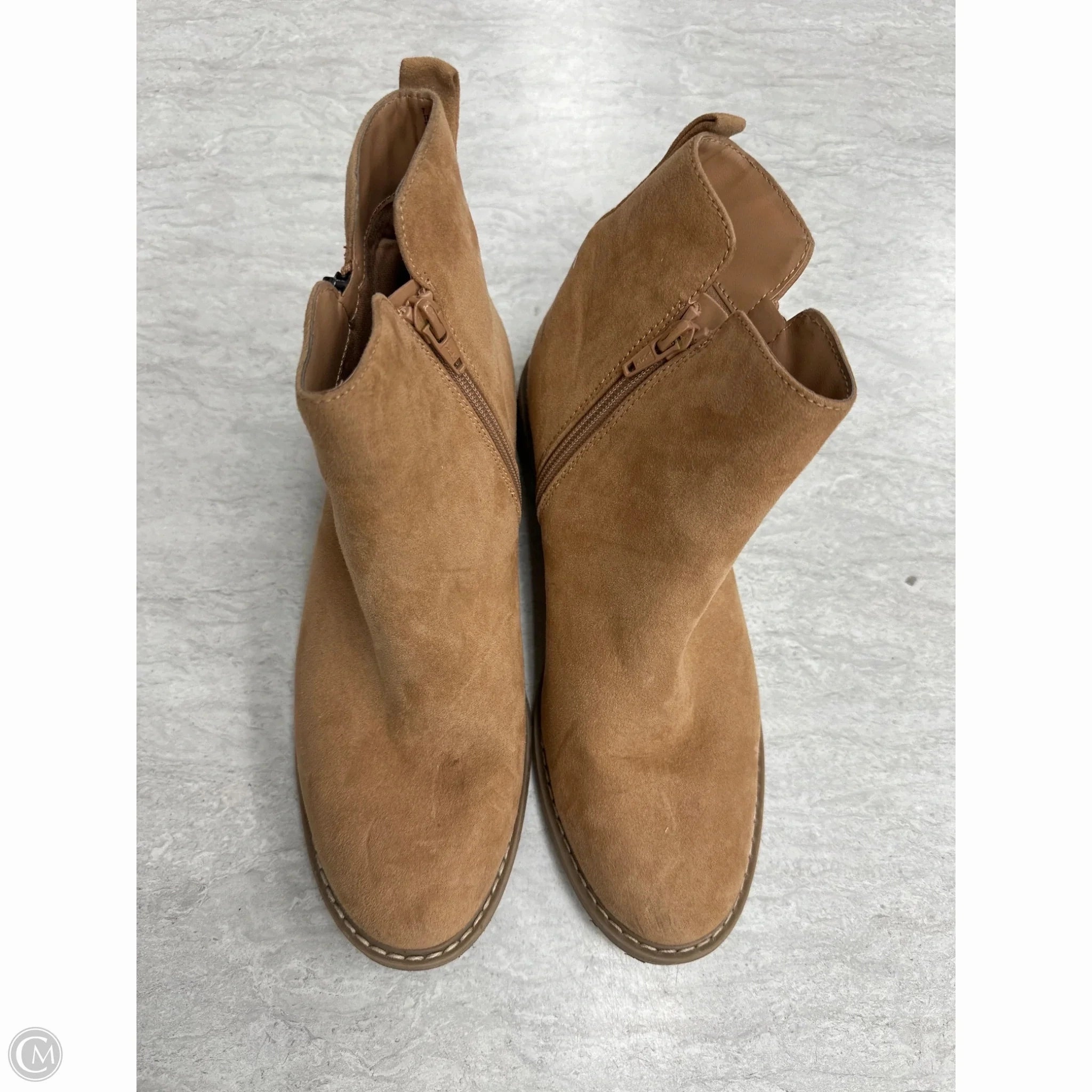 Versatile Style Boots Ankle Flats By Universal Thread In Brown, Size: 7