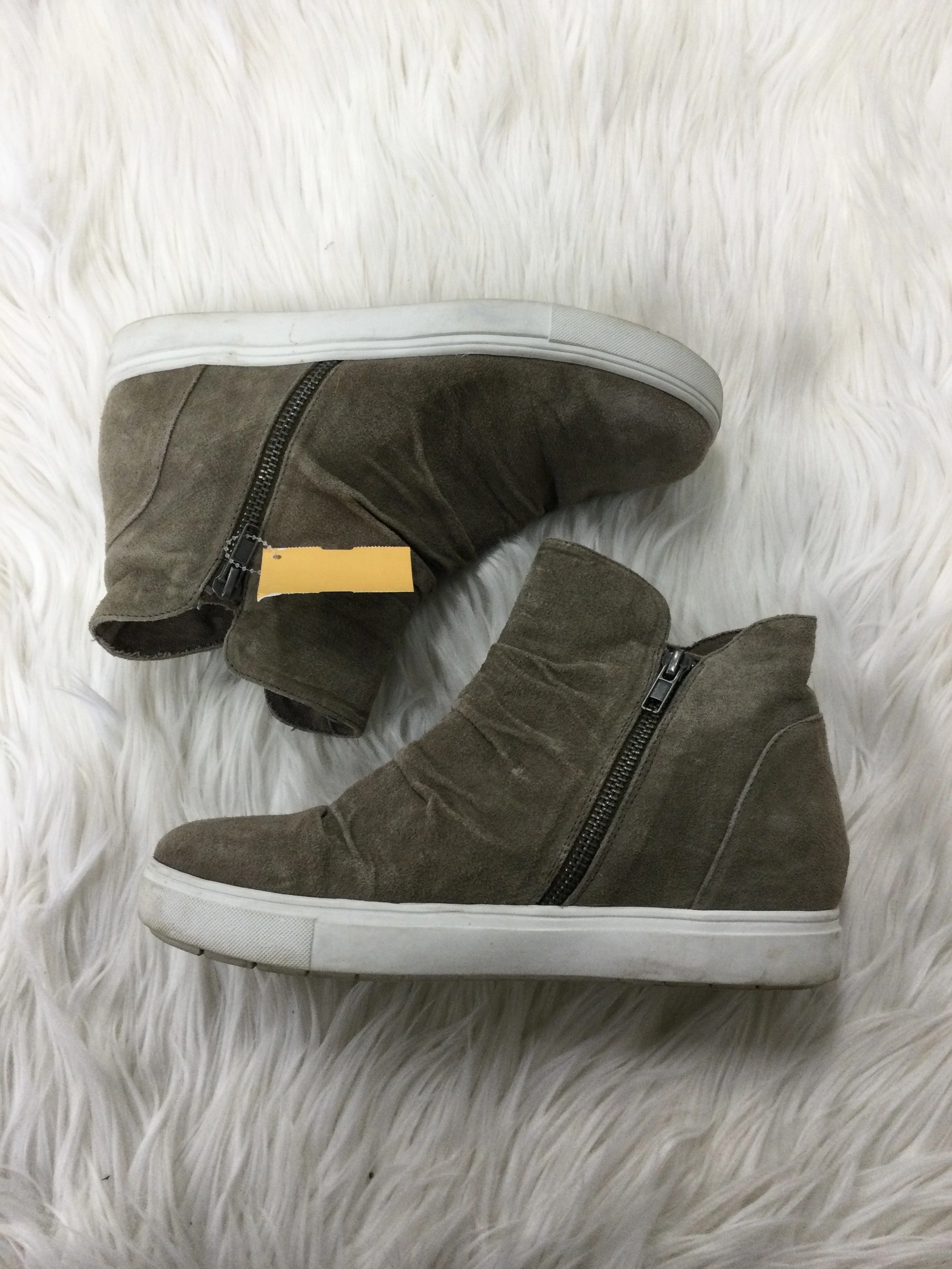 Rugged Built Cold Climate Seamless Comfort Mountain Hike Boots Ankle Flats By Yellow Box In Tan, Size:7.5