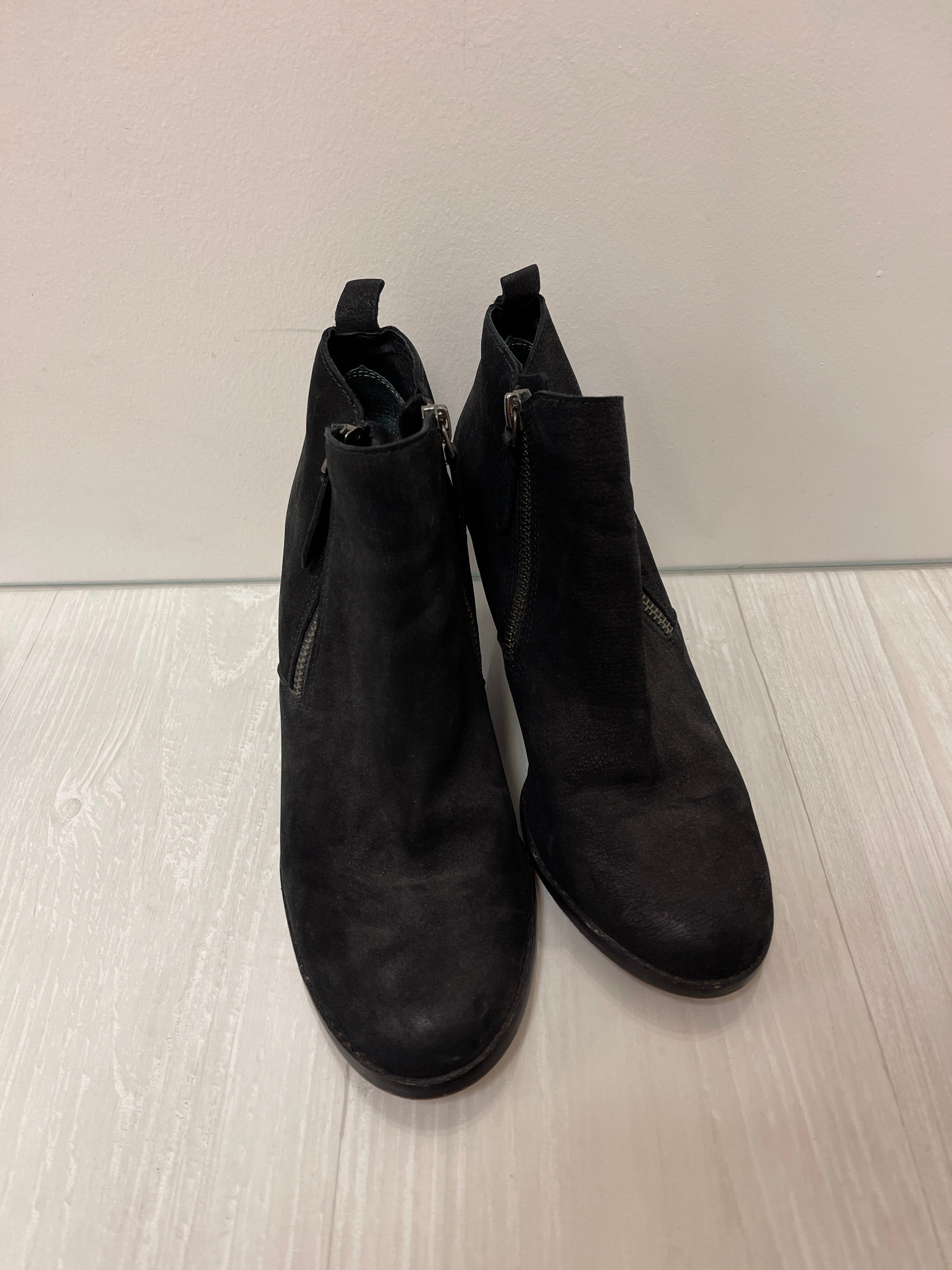 Smooth Finish Boots Ankle Heels By Caslon In Black, Size: 8