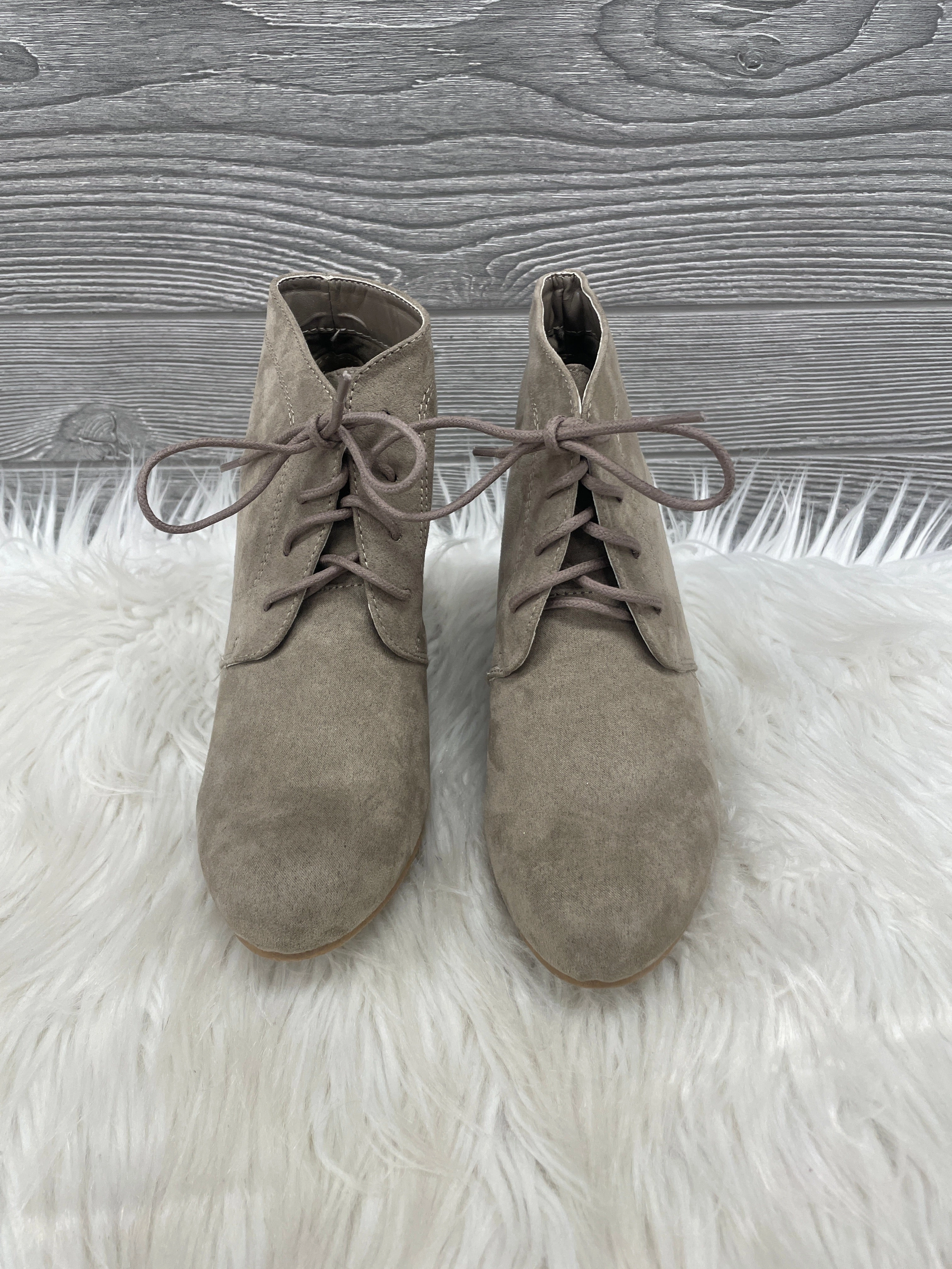 Everyday Pair Boots Ankle Heels By Charlotte Russe In Taupe, Size: 6