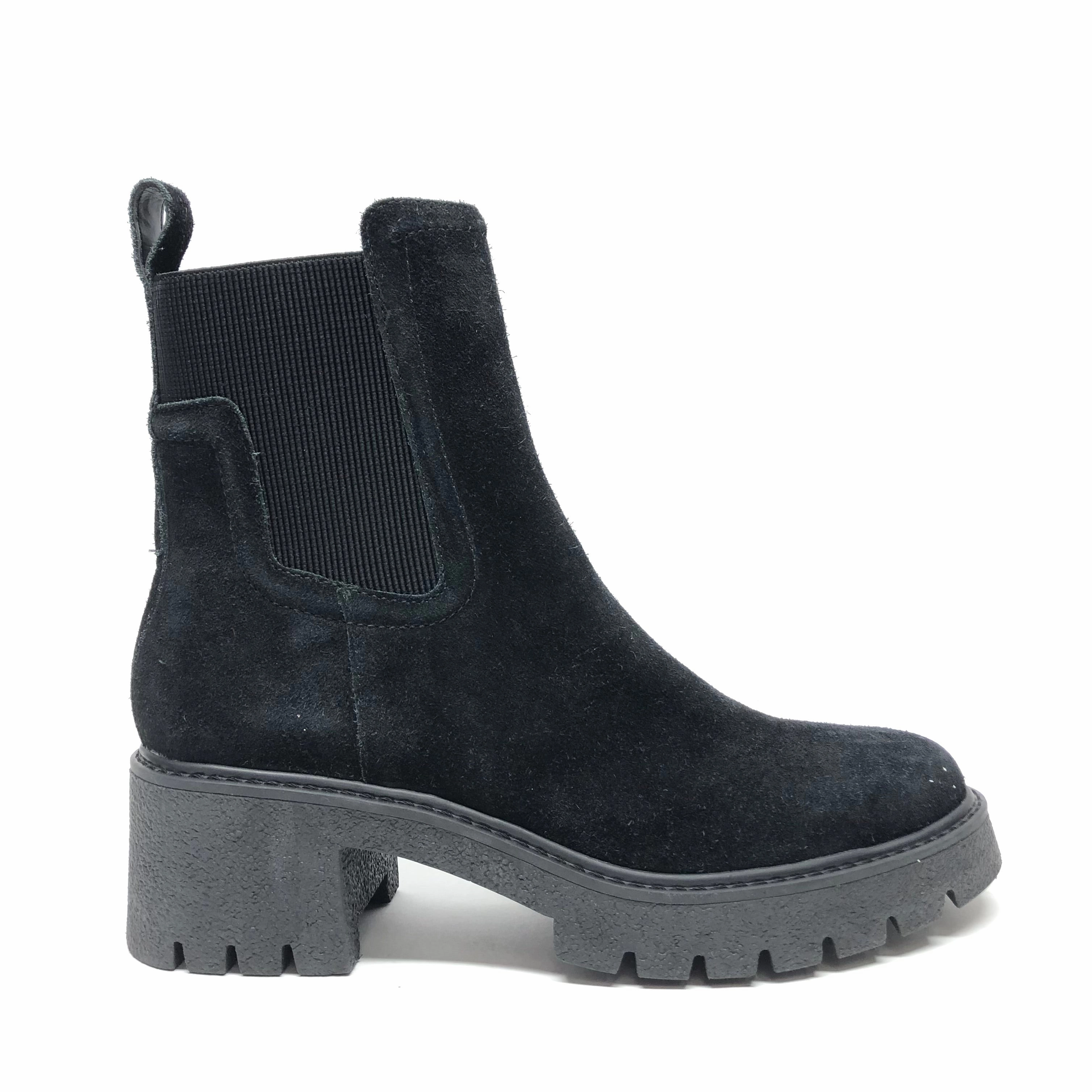 Active Wear Boots Ankle Heels By Chelsea And Violet In Black, Size: 9.5