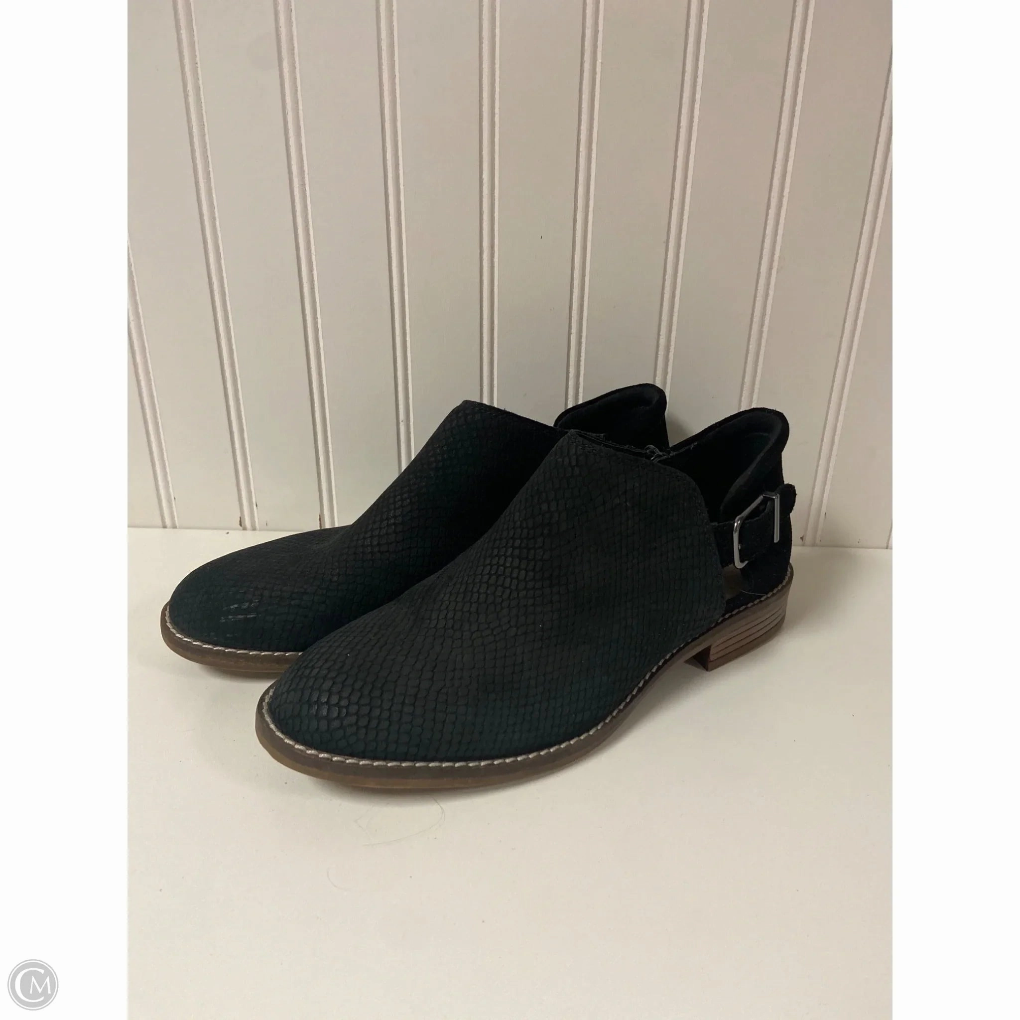 Feather Light Hiking Trails Comfort collar Boots Ankle Heels By Clarks In Black, Size: 9