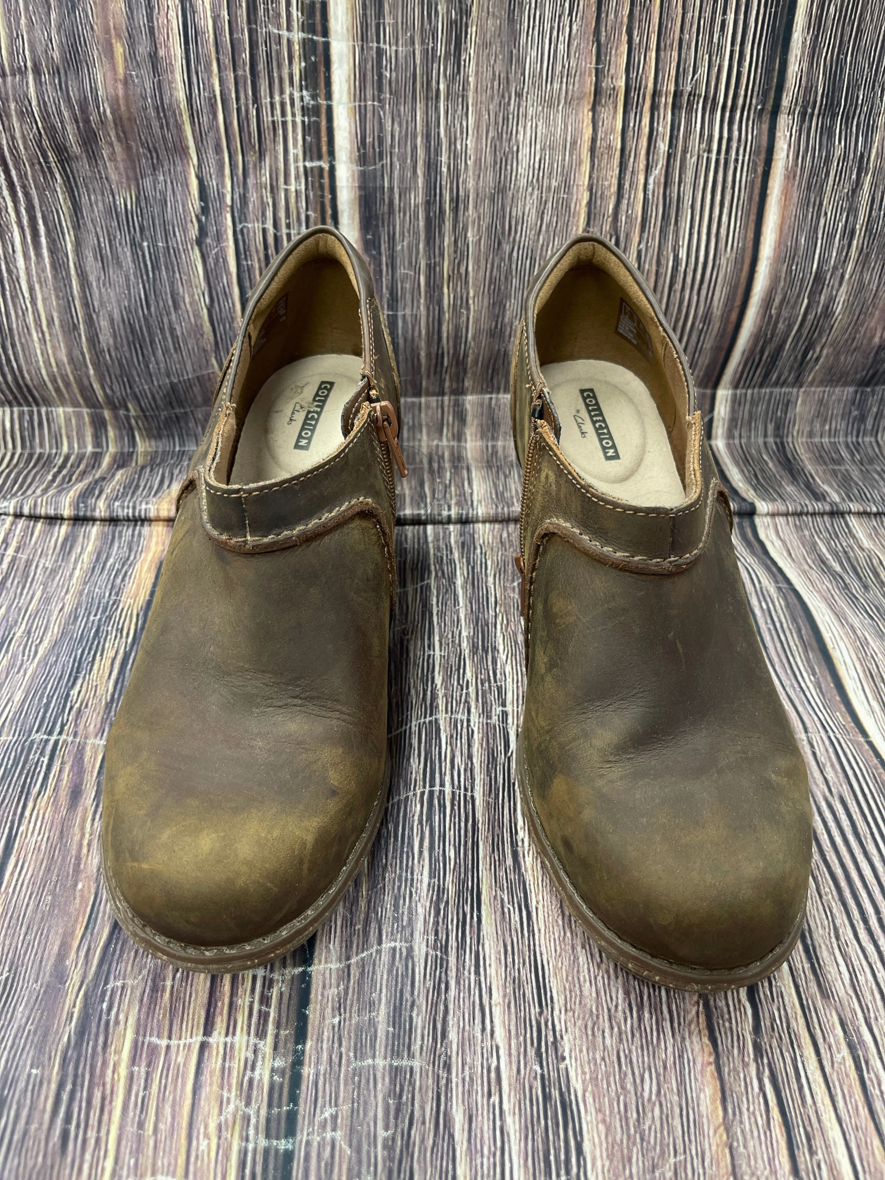 Seamless Comfort Weekend Camping Boots Ankle Heels By Clarks In Brown, Size: 10