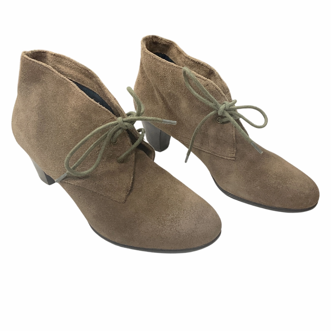 Grippy Outsole Backcountry Camper Boots Ankle Heels By Clothes Mentor In Beige, Size: 6.5