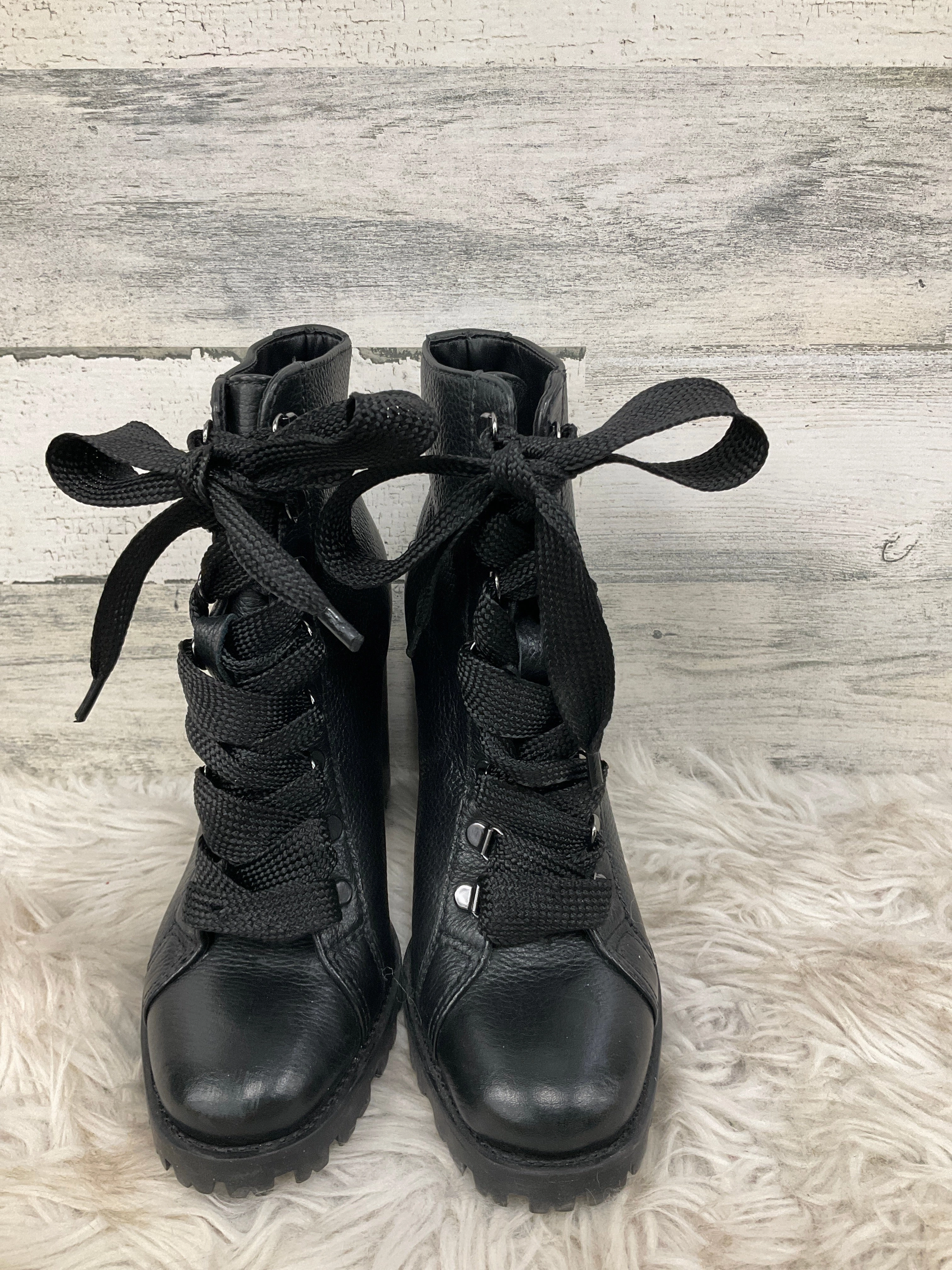 High Traction Mountain Climber Boots Ankle Heels By Clothes Mentor In Black, Size: 7.5