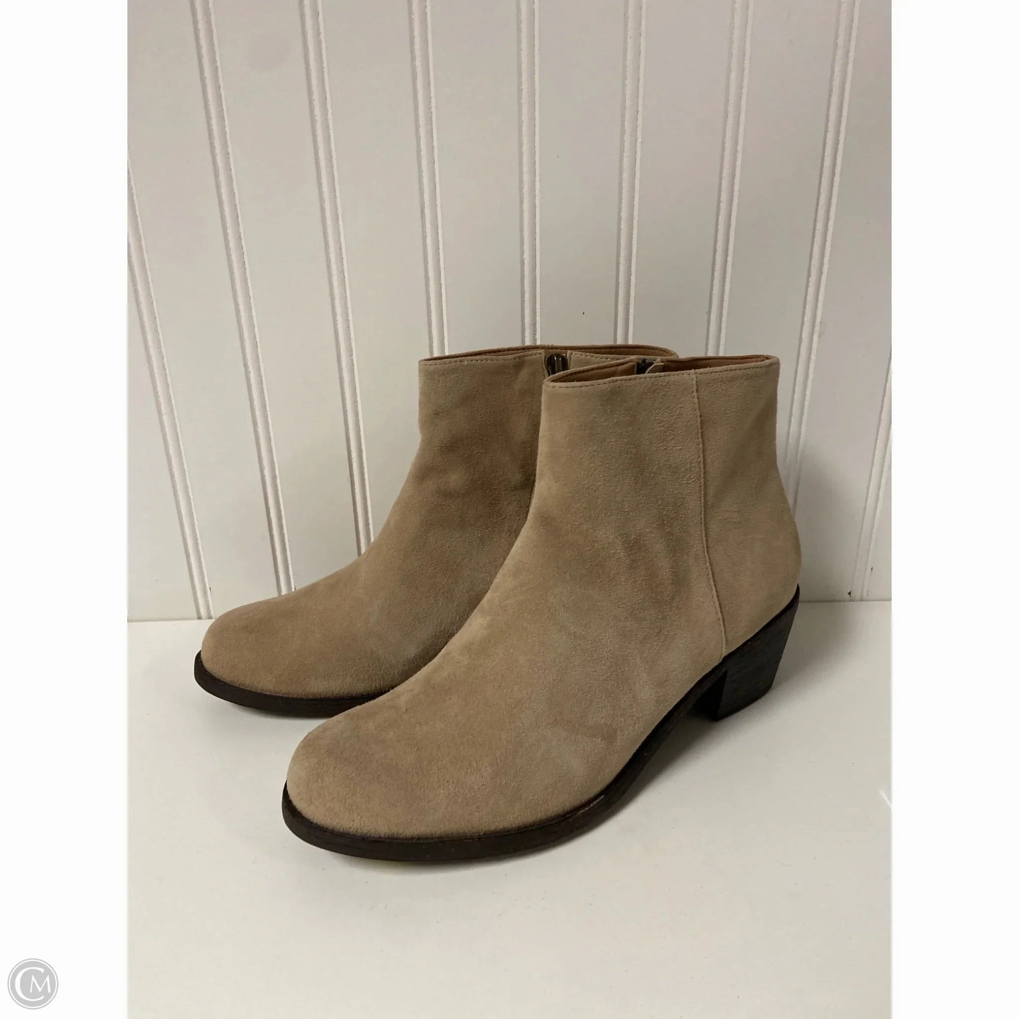 Reinforced toe Mud Friendly Boots Ankle Heels By Clothes Mentor In Taupe, Size: 8.5