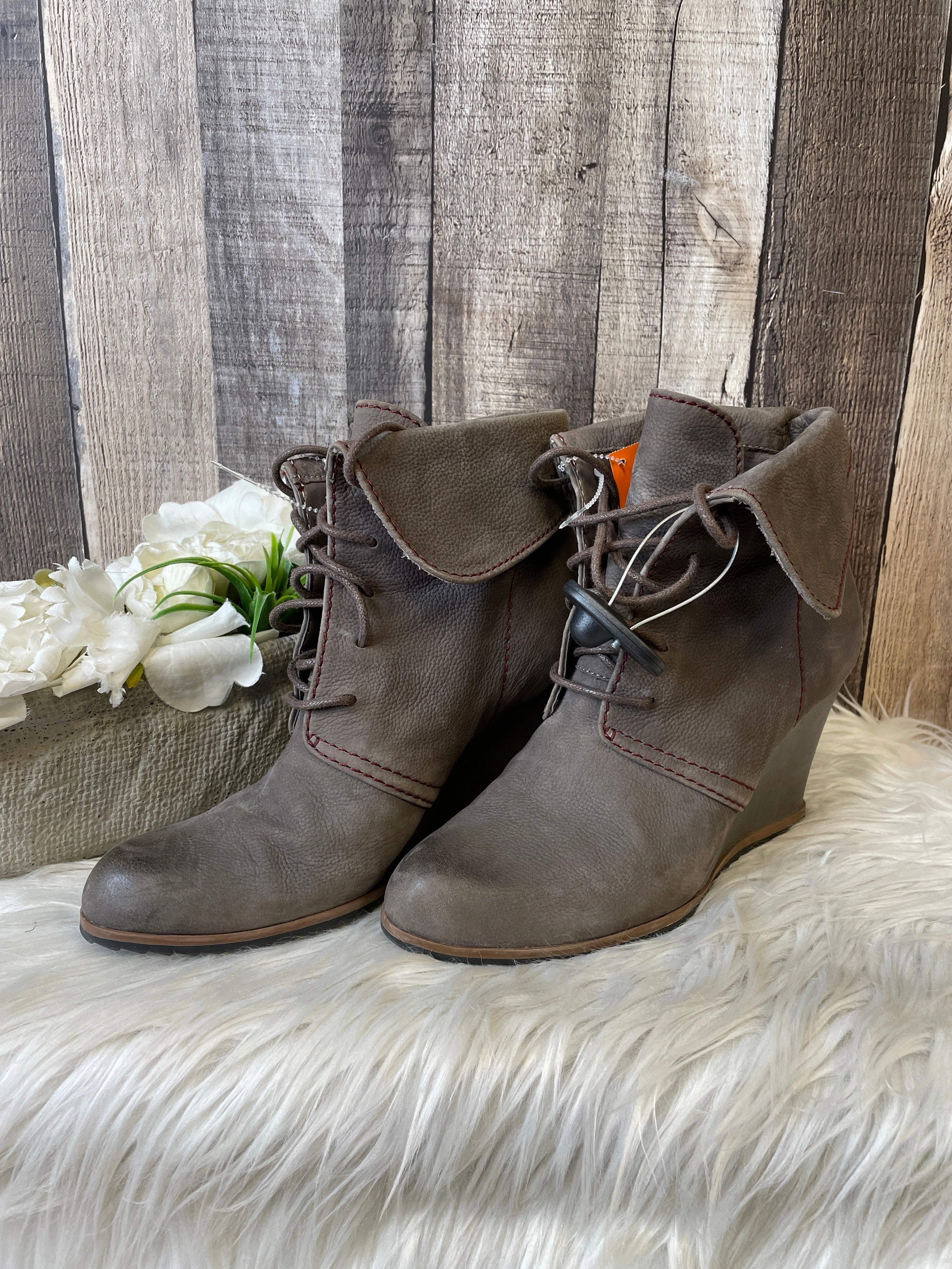 Boots Ankle Heels By Cme  Size: 8 Eco Material Comfort Seeker All Weather River Crossing