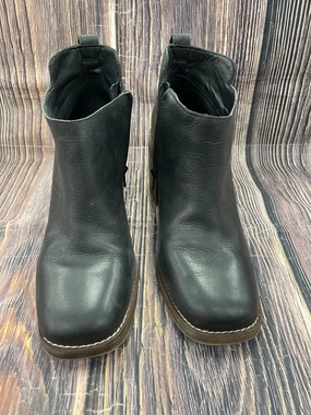 Boots Ankle Heels By Crown Vintage In Black, Size: 11 Rainy Day Library Visit