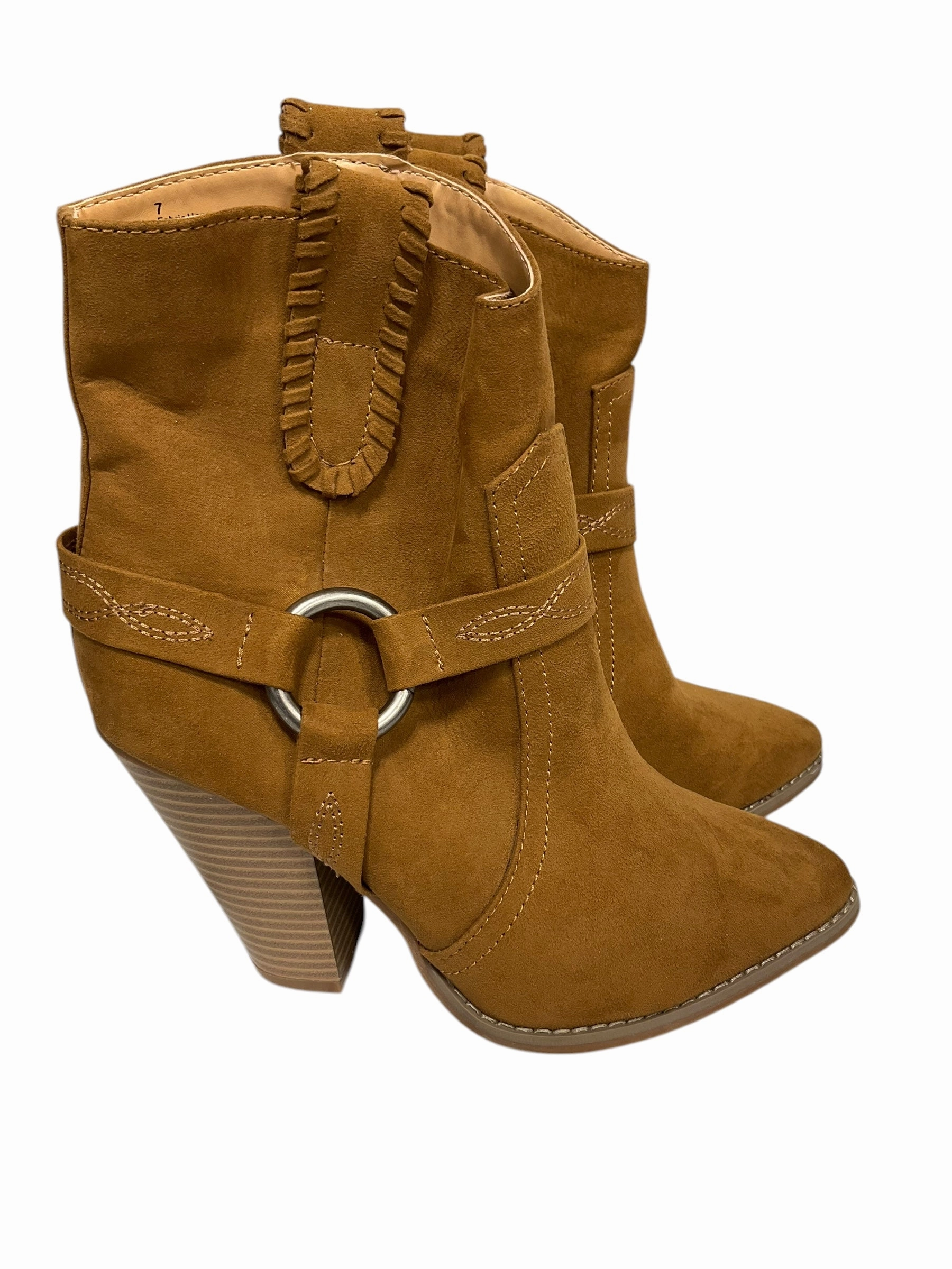Boots Ankle Heels By Express In Tan, Size: 7 Low Profile Outdoor Explorer