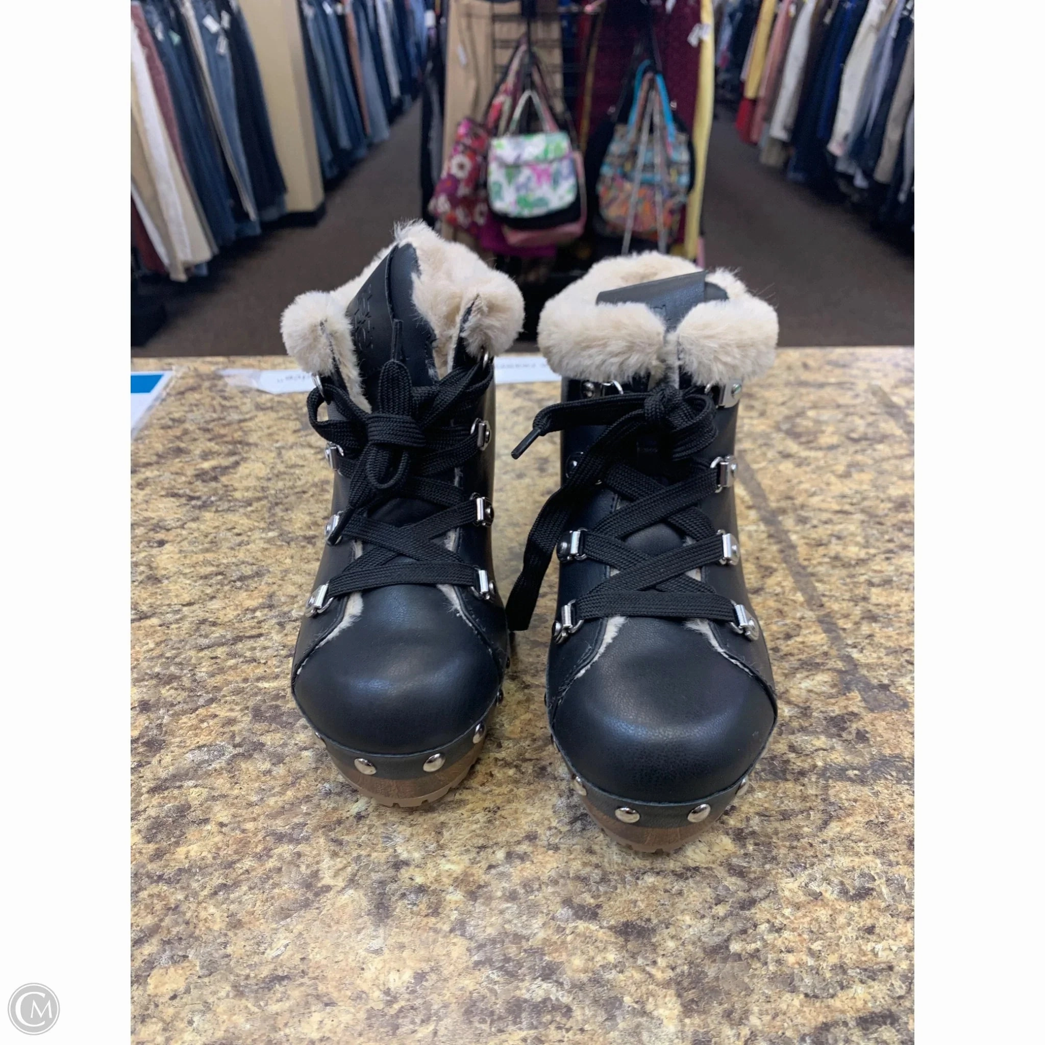 Boots Ankle Heels By Guess In Black & Cream, Size: 6 Durable Shell Cold Climate Durable Stitching