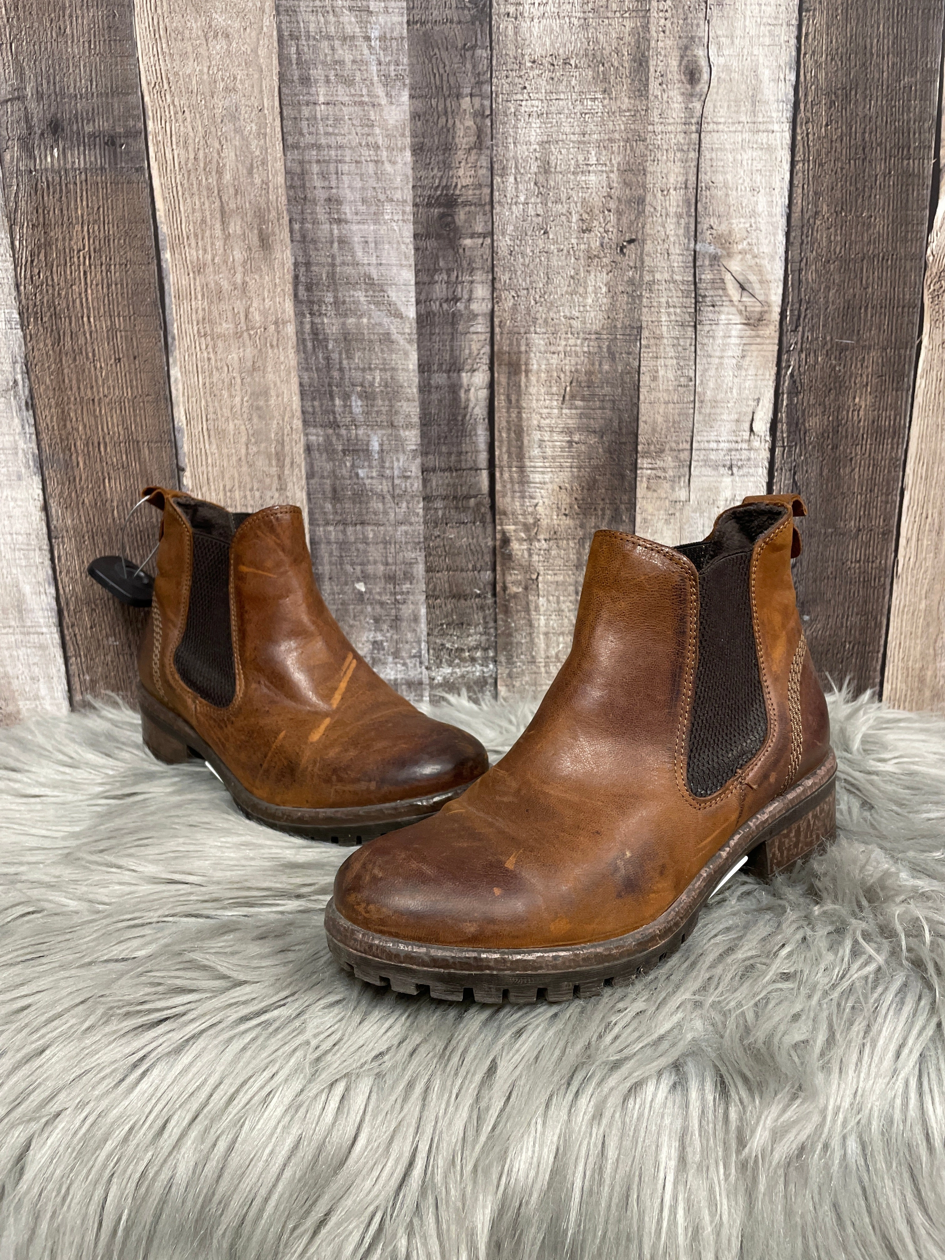 Reinforced Form Trail Exploration Boots Ankle Heels By Isabella Fiore In Brown, Size: 7