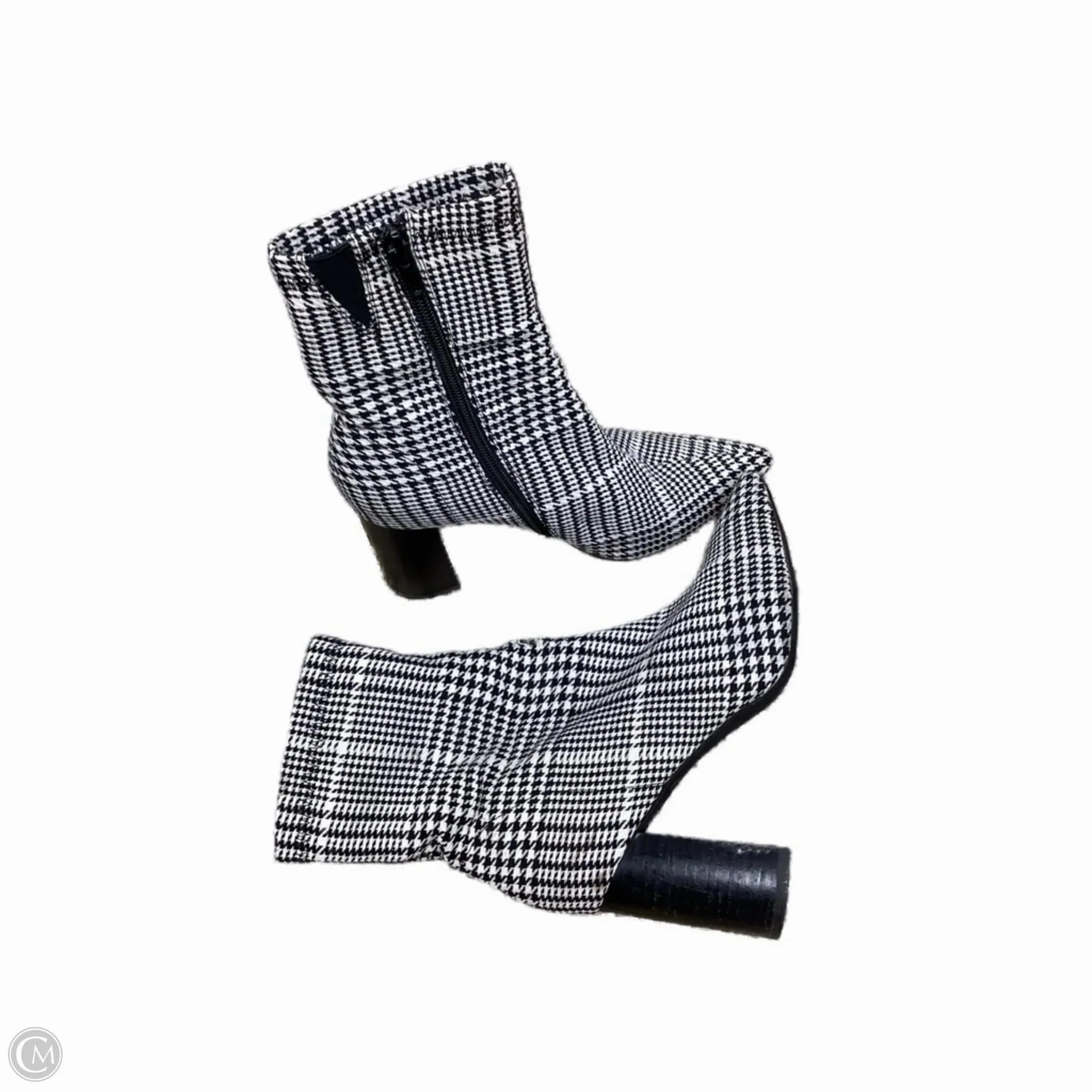 Comfortable bend Thermal Core Urban Traveler Boots Ankle Heels By Jeffery Campbell In Black & White, Size: 6