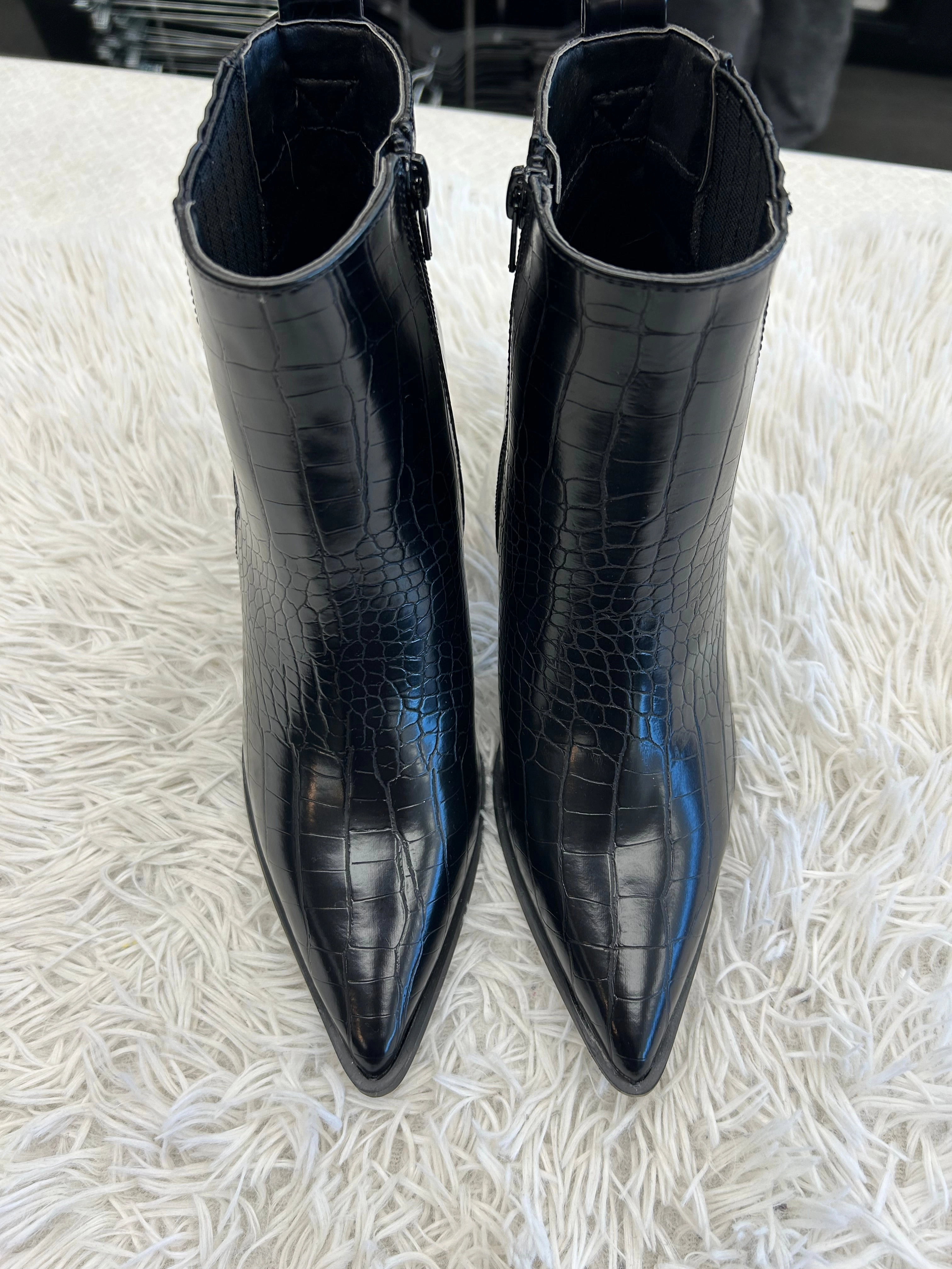 Boots Ankle Heels By Just Fab In Black, Size: 7 foldable
